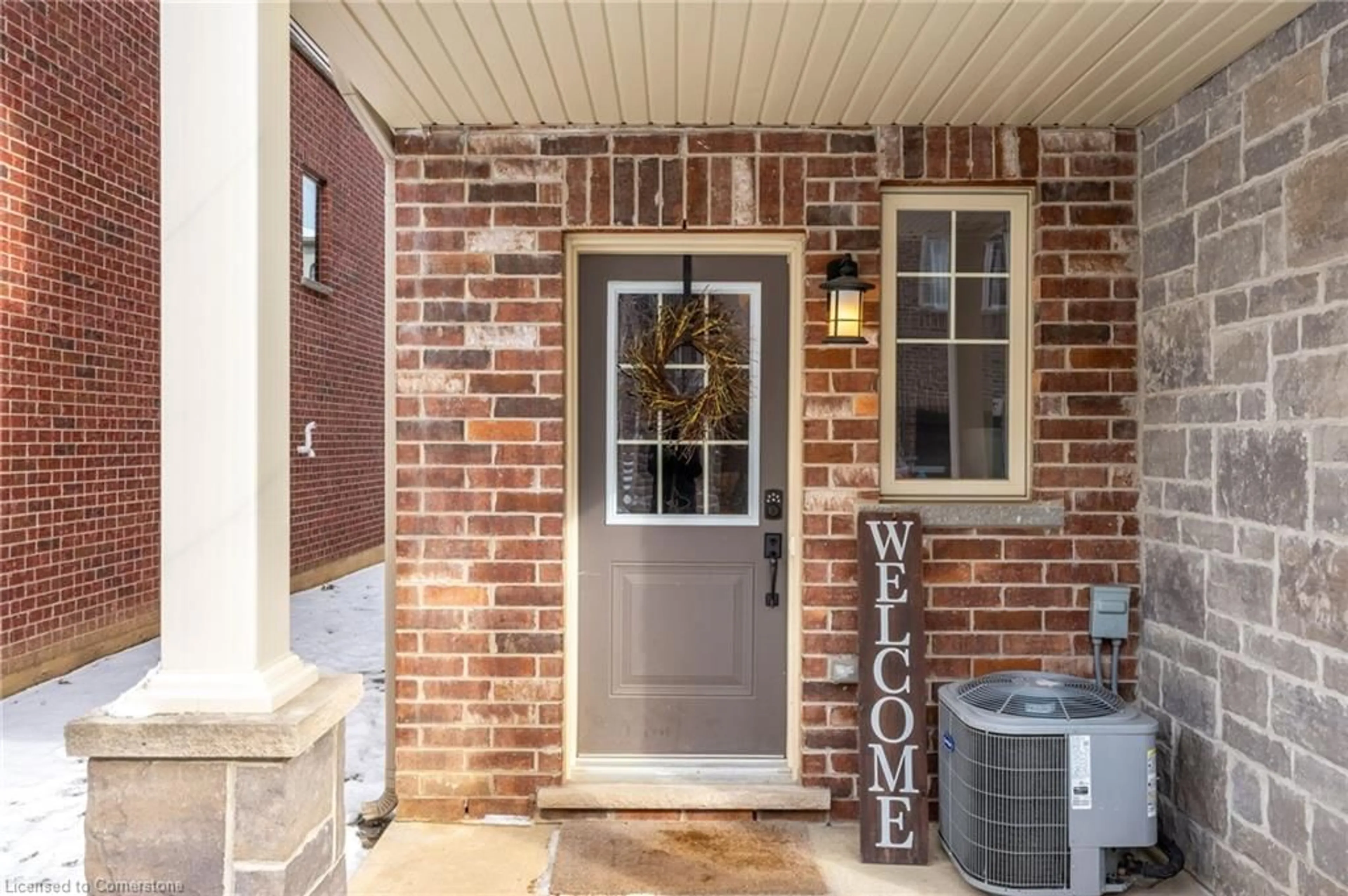 Indoor entryway for 8 Birot Lane, Ancaster Ontario L9G 3K9