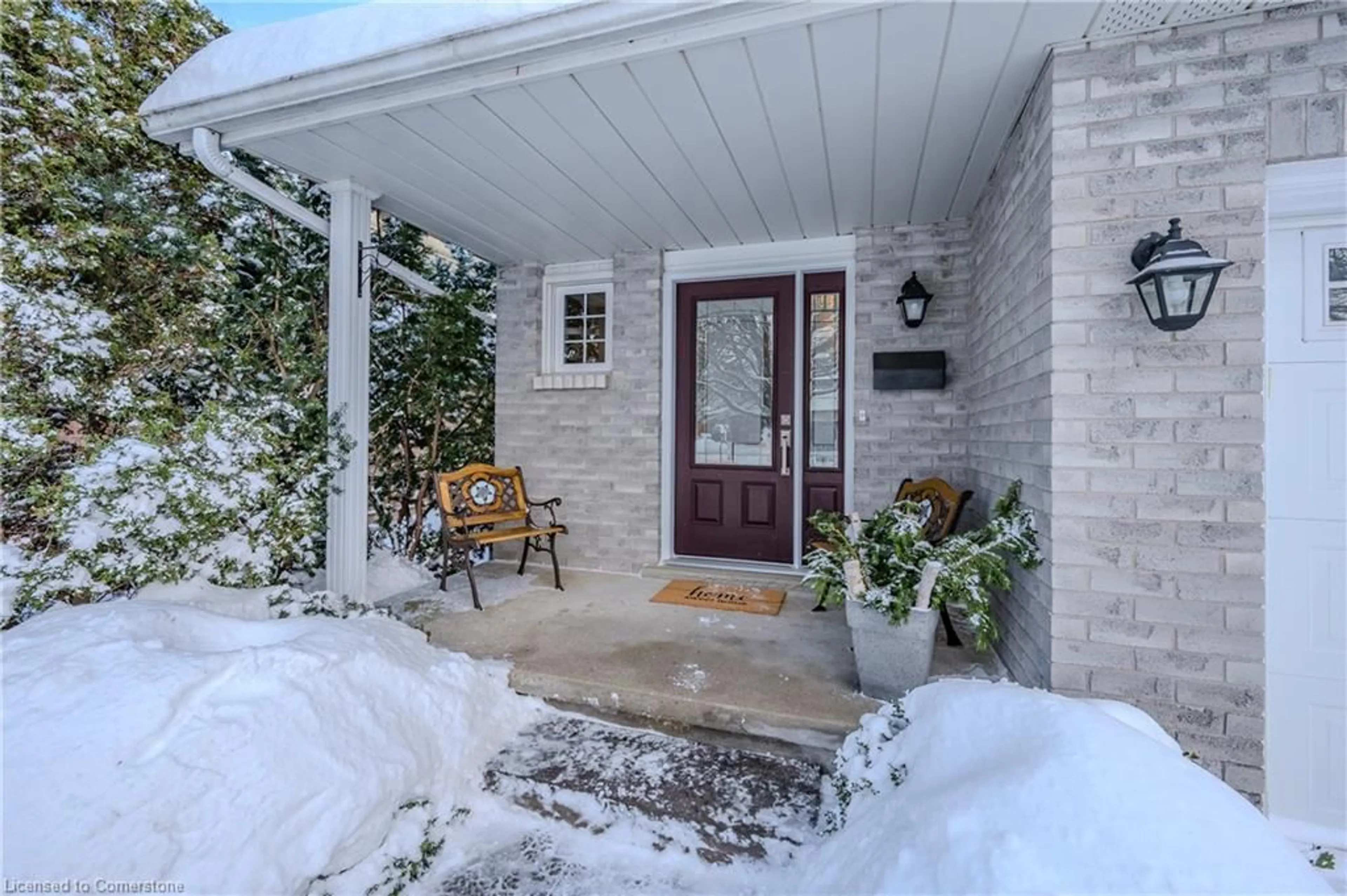 Indoor entryway for 305 Bushview Cres, Waterloo Ontario N2V 2A6