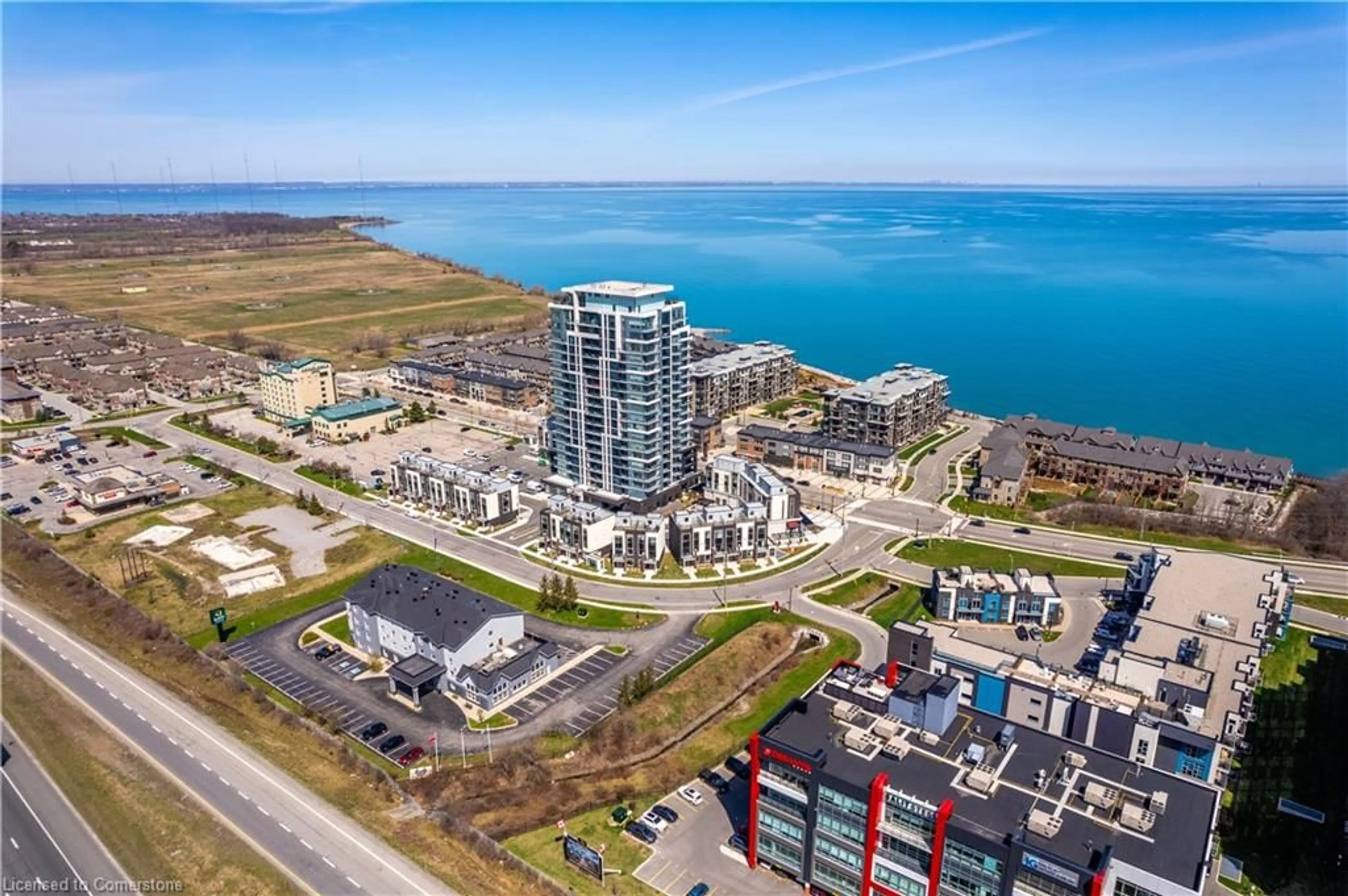 A pic from outside/outdoor area/front of a property/back of a property/a pic from drone, water/lake/river/ocean view for 10 Windward Dr #76, Grimsby Ontario L3M 4E8