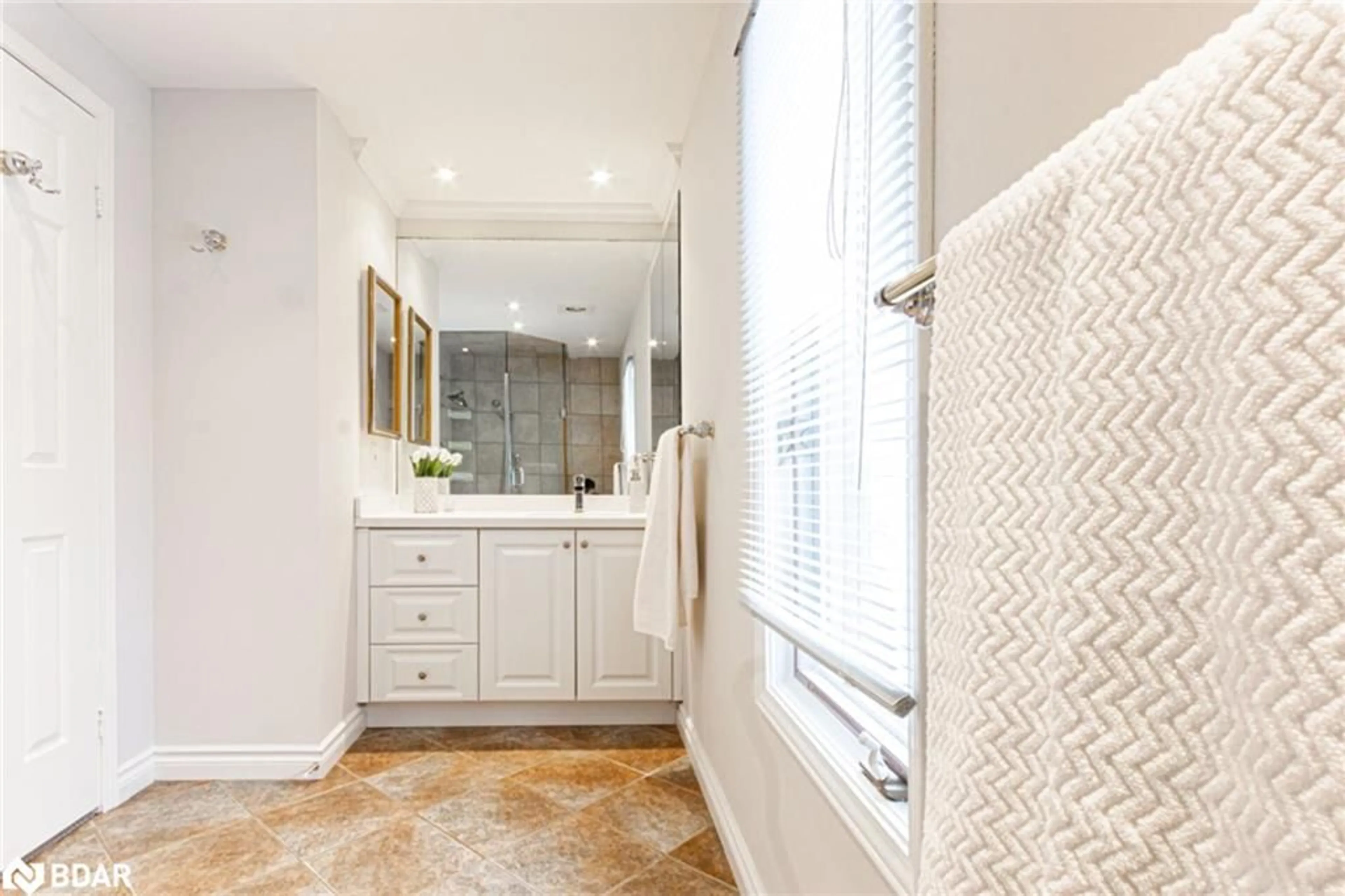 Contemporary bathroom, ceramic/tile floor for 398 Barclay Cres, Oakville Ontario L6J 6H9