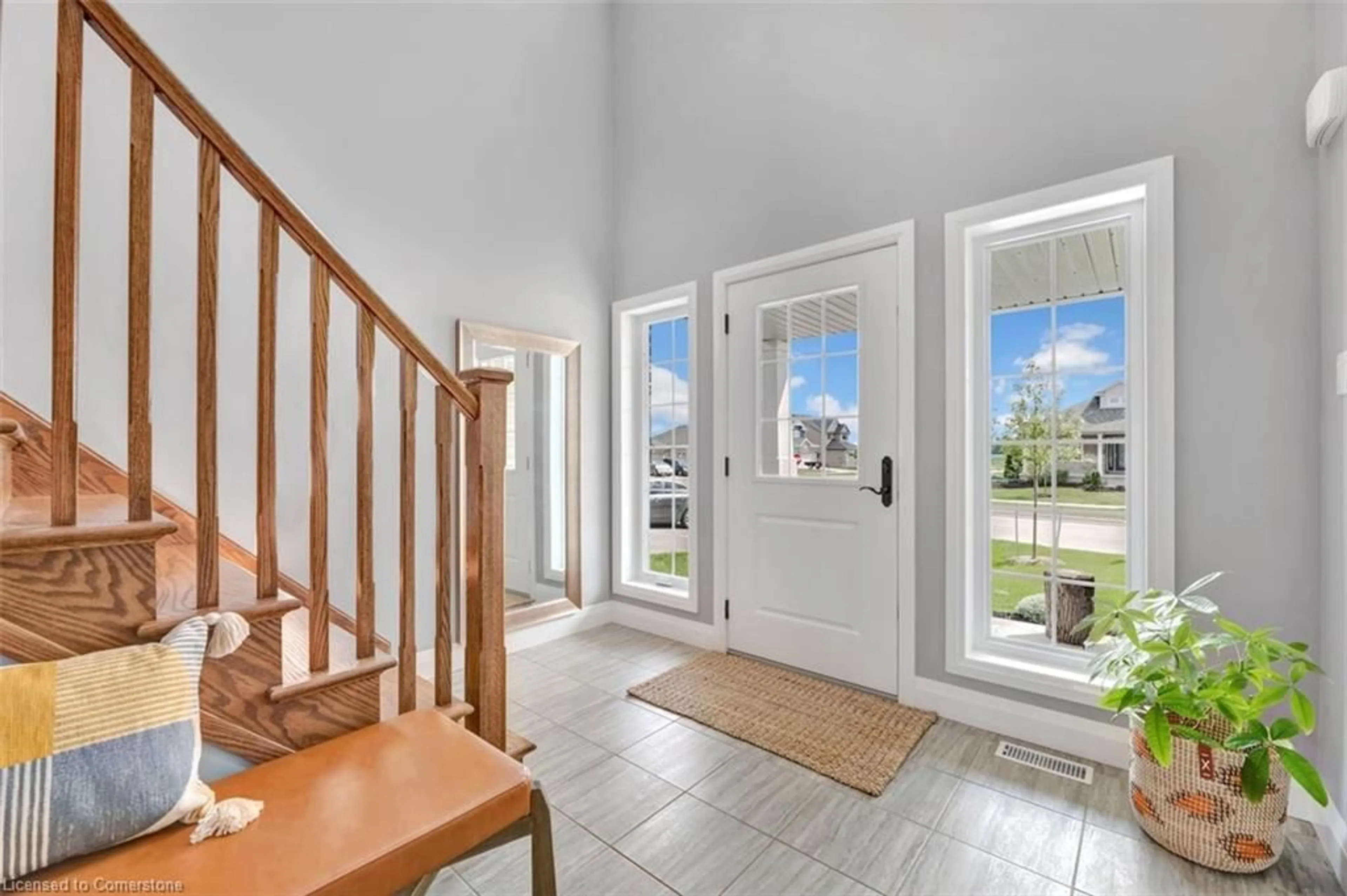 Indoor entryway for 135 Stephenson Way, Palmerston Ontario N0G 2P0