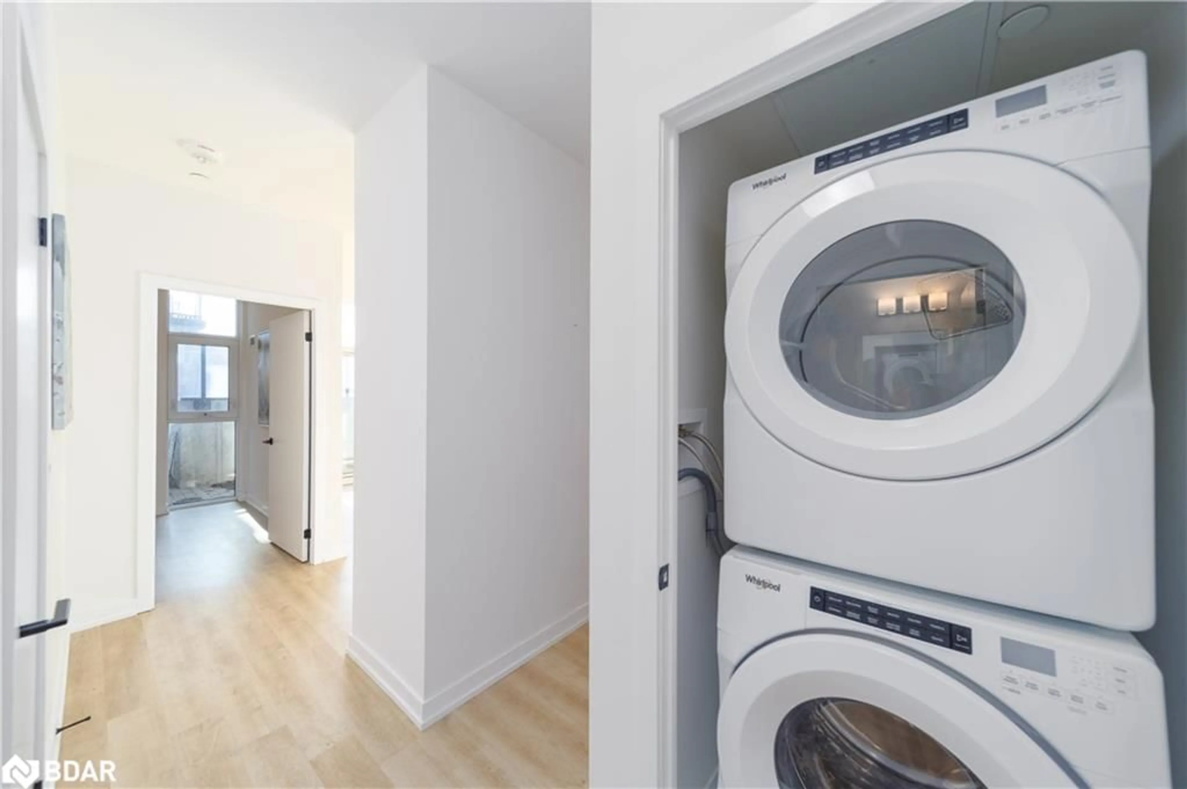 Laundry room for 2300 St Clair Avenue West #118, Toronto Ontario M6N 0B3