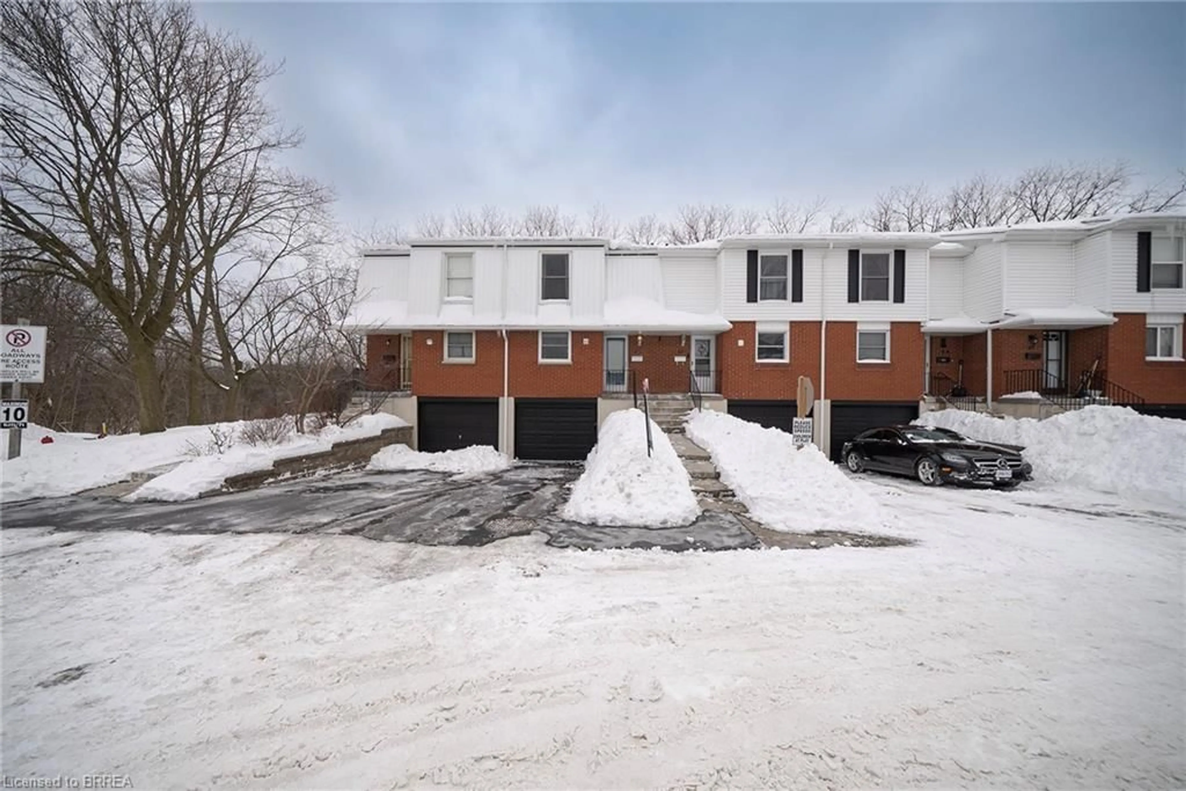 A pic from outside/outdoor area/front of a property/back of a property/a pic from drone, street for 10 Angus Rd #42, Hamilton Ontario L8K 6K3