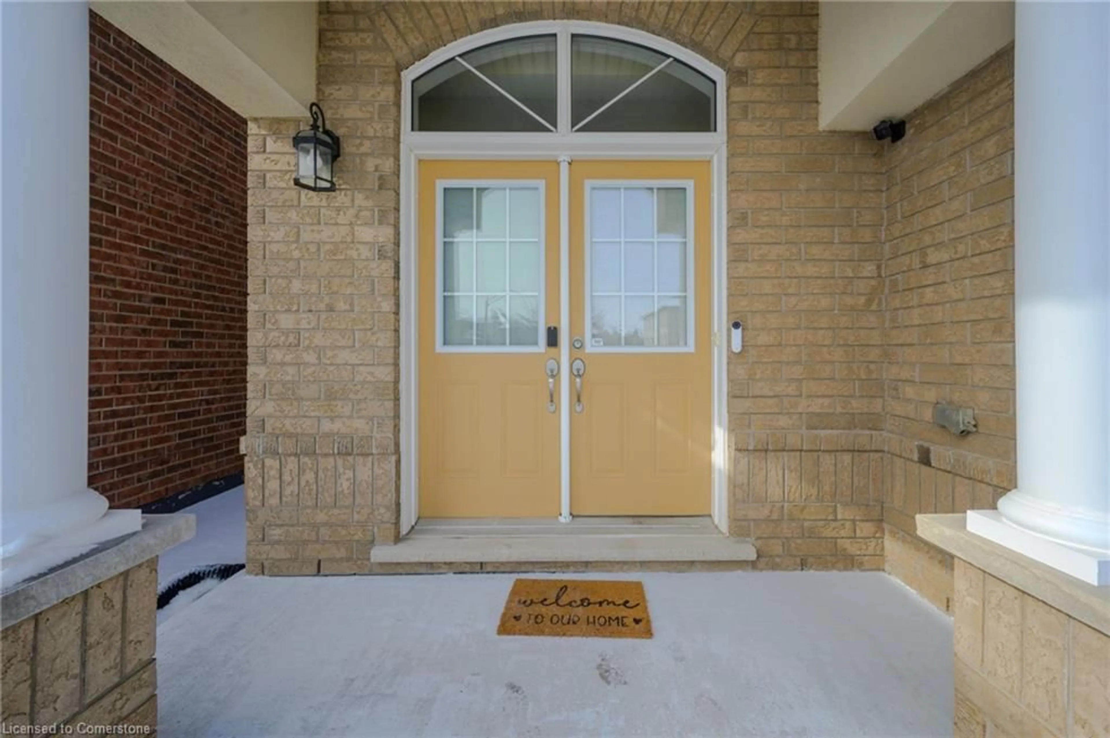 Indoor entryway for 142 Irwin Ave, Ancaster Ontario L9K 0G2