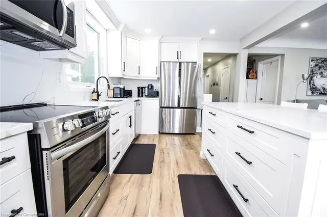 Additional property image - 176 East 43rd St