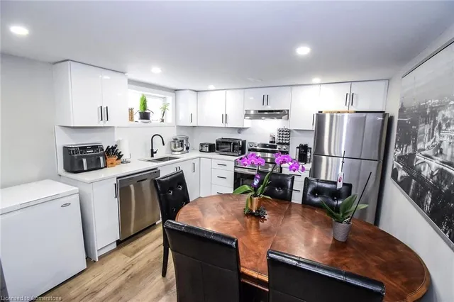 Additional property image - 176 East 43rd St