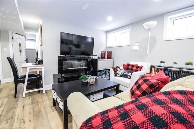 Additional property image - 176 East 43rd St