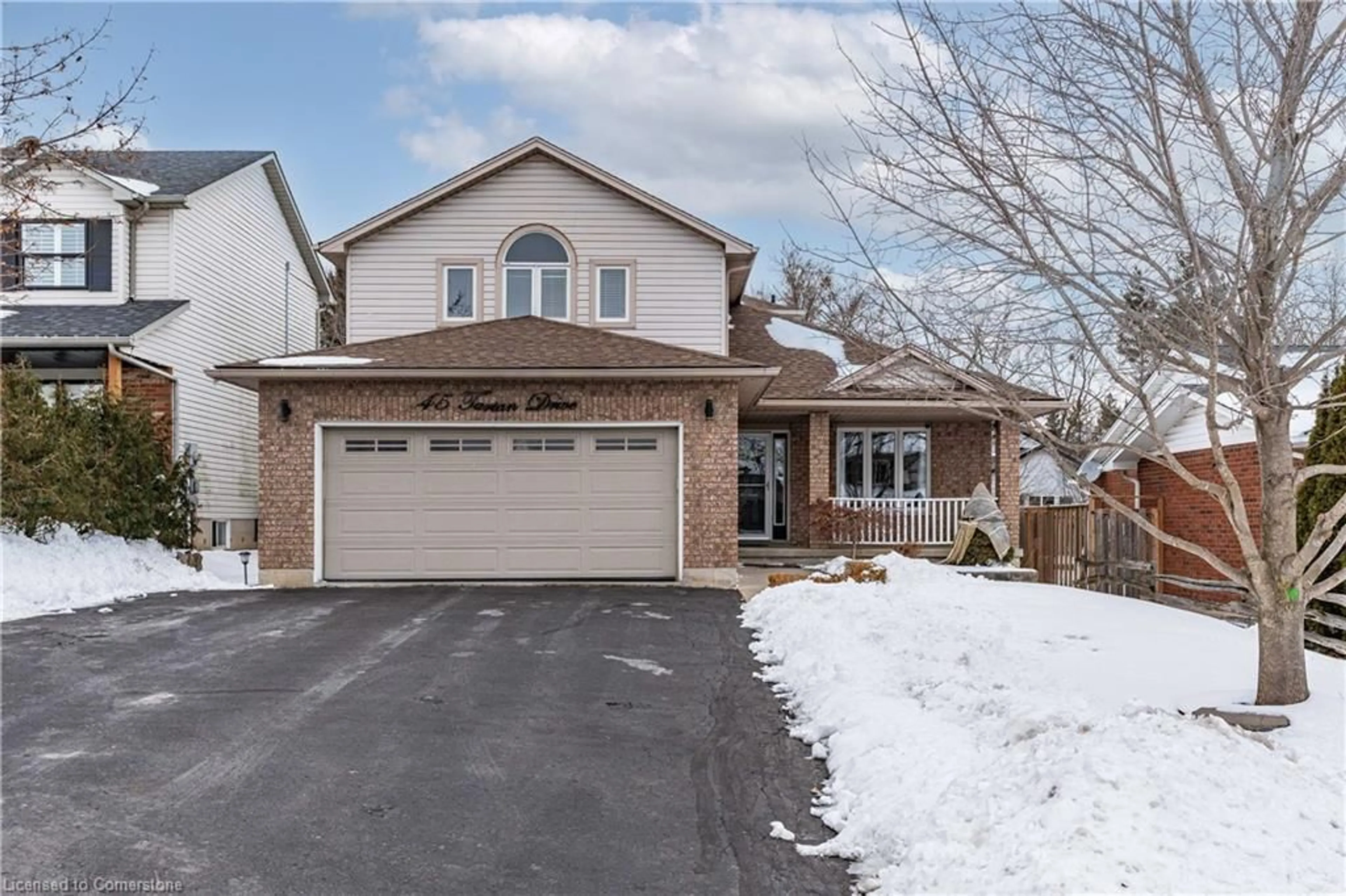 Home with brick exterior material, street for 45 Tartan Dr, Caledonia Ontario N3W 2N3