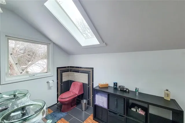 Additional property image - 354 Old Brock Rd