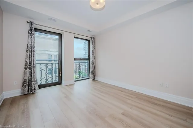 Additional property image - 112 King St Unit 806