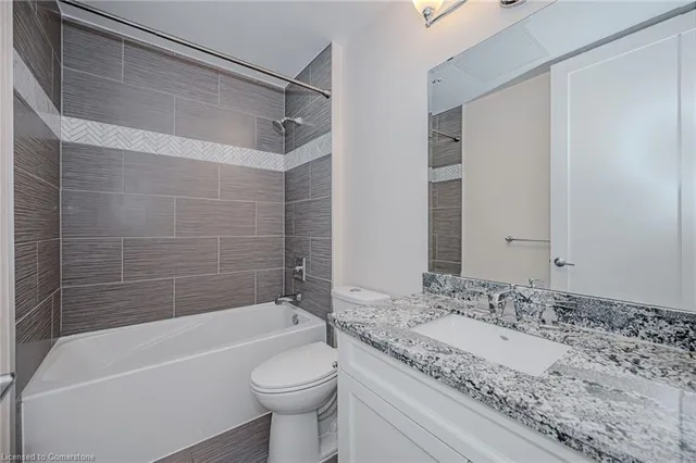 Additional property image - 112 King St Unit 806