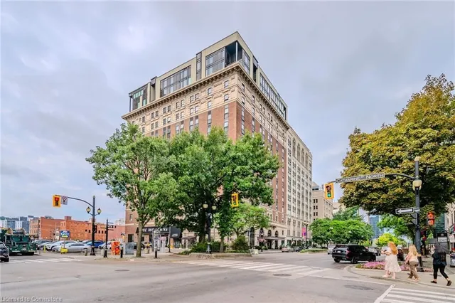 Additional property image - 112 King St Unit 806