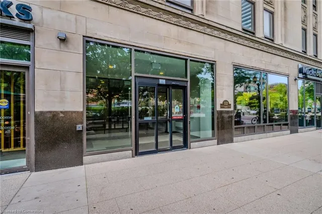 Additional property image - 112 King St Unit 806