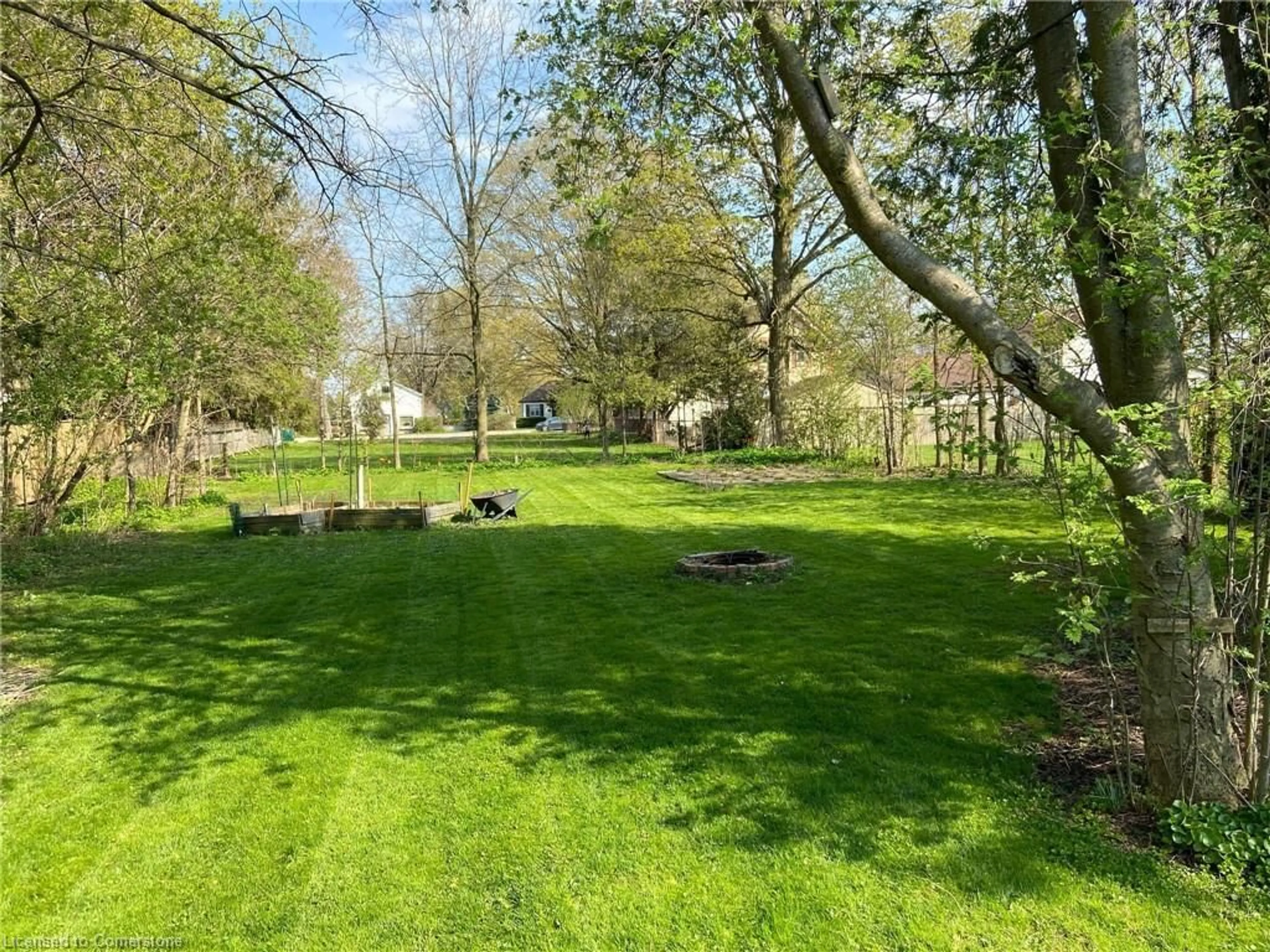 A pic from outside/outdoor area/front of a property/back of a property/a pic from drone, forest/trees view for 139 Coleman St, Innerkip Ontario N0J 1M0