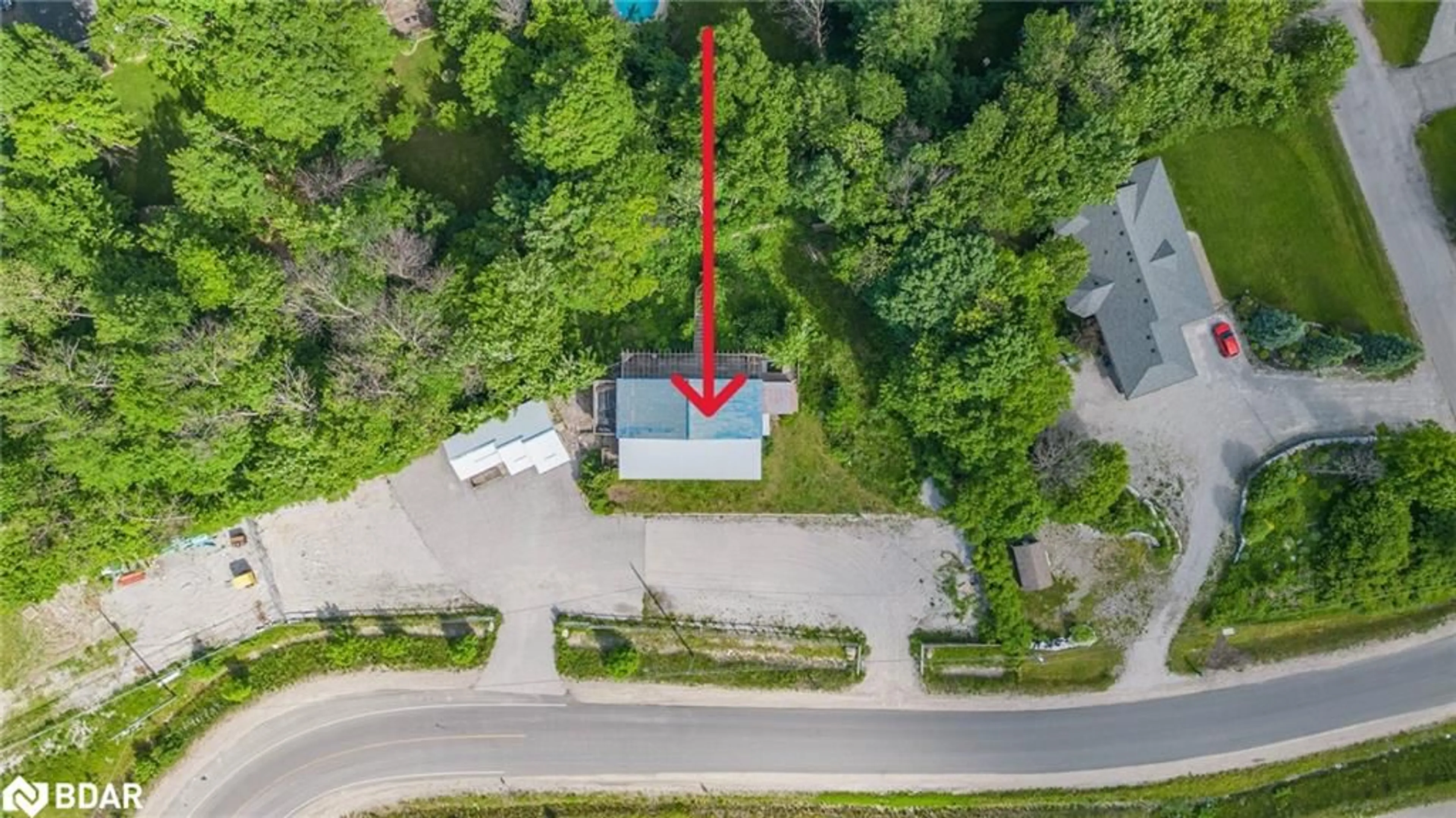 A pic from outside/outdoor area/front of a property/back of a property/a pic from drone, street for 4201 Huronia Rd, Severn Ontario L3V 6H3