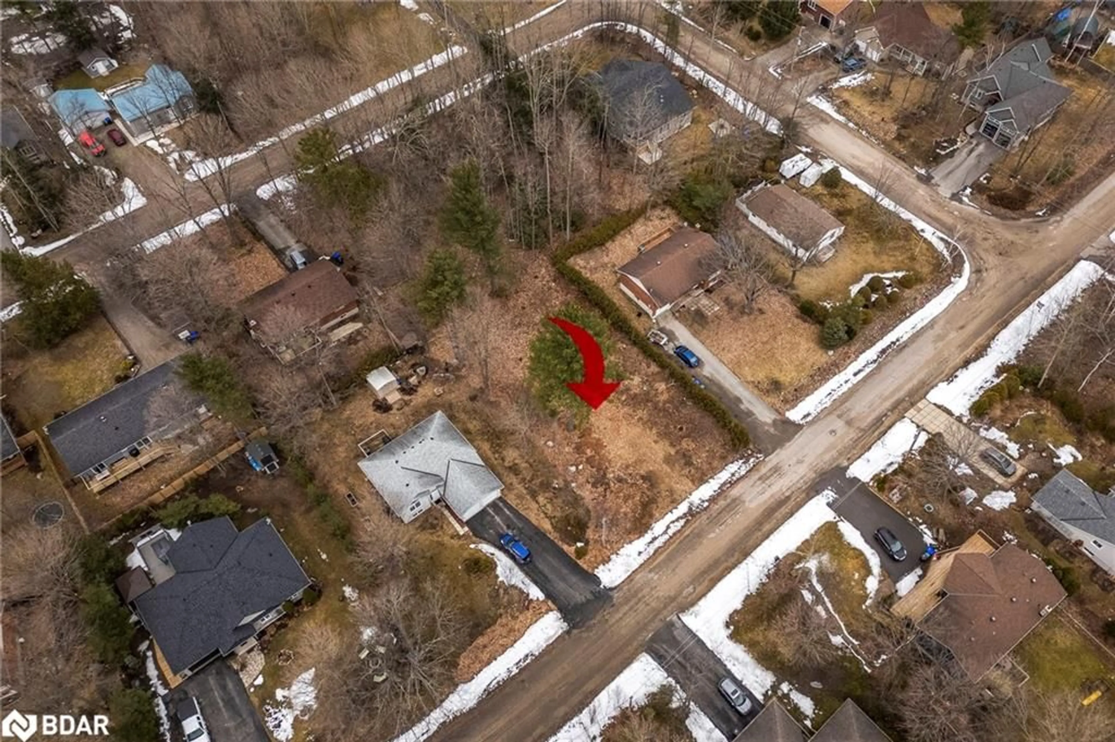 A pic from outside/outdoor area/front of a property/back of a property/a pic from drone, street for 98 Vanier Rue, Lafontaine Ontario L9M 0J2