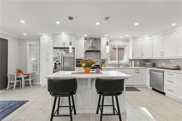 Additional property image - 21 Tuscani Dr