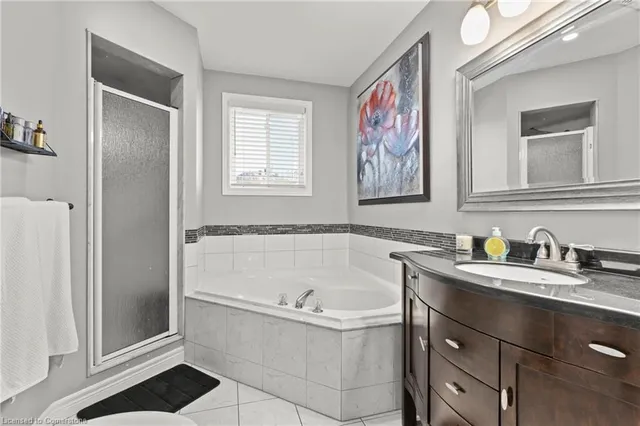 Additional property image - 21 Tuscani Dr