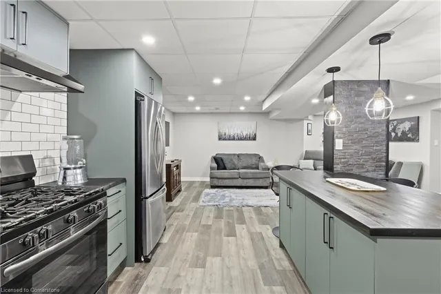 Additional property image - 21 Tuscani Dr