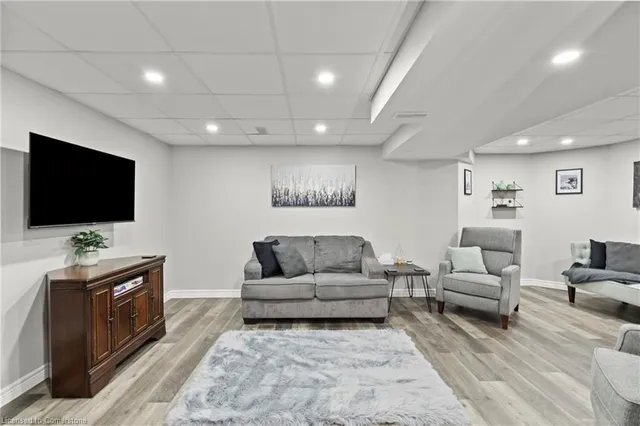 Additional property image - 21 Tuscani Dr