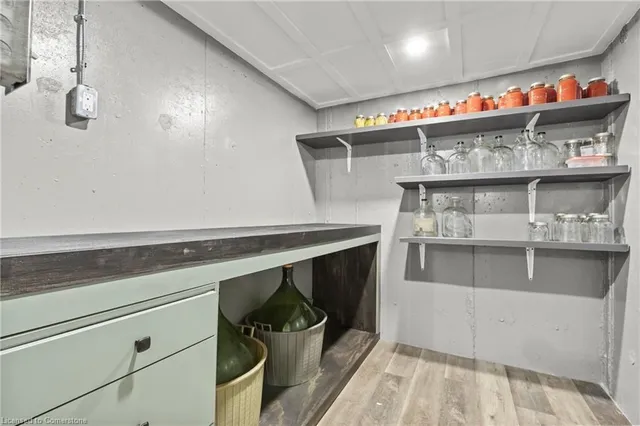 Additional property image - 21 Tuscani Dr