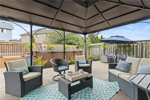 Additional property image - 21 Tuscani Dr
