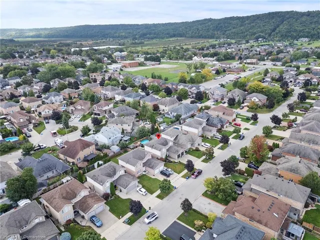 Additional property image - 21 Tuscani Dr