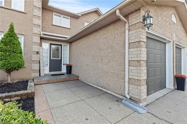 Additional property image - 21 Tuscani Dr