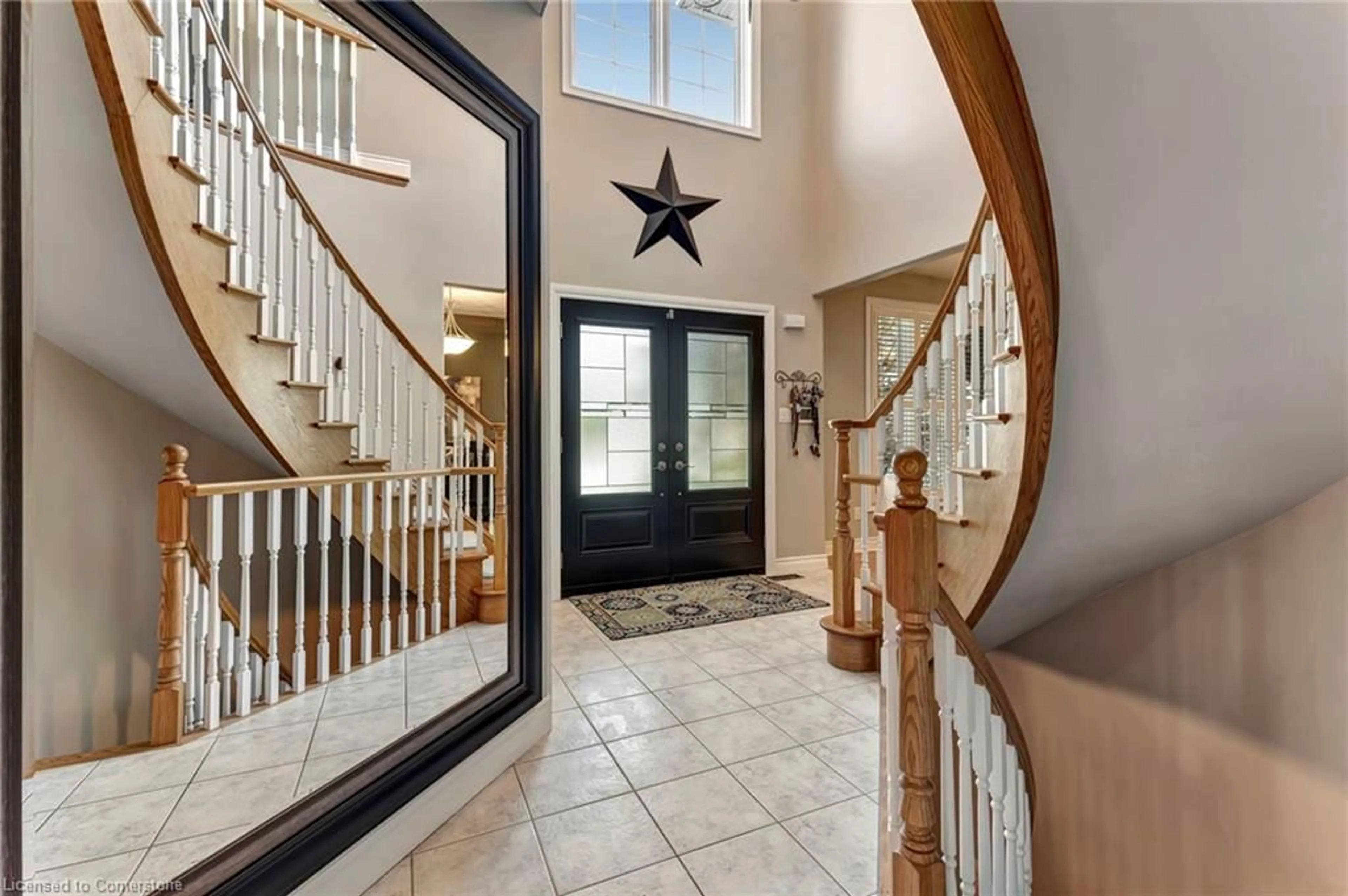 Indoor entryway for 636 Greenravine Dr, Ancaster Ontario L9G 3W2