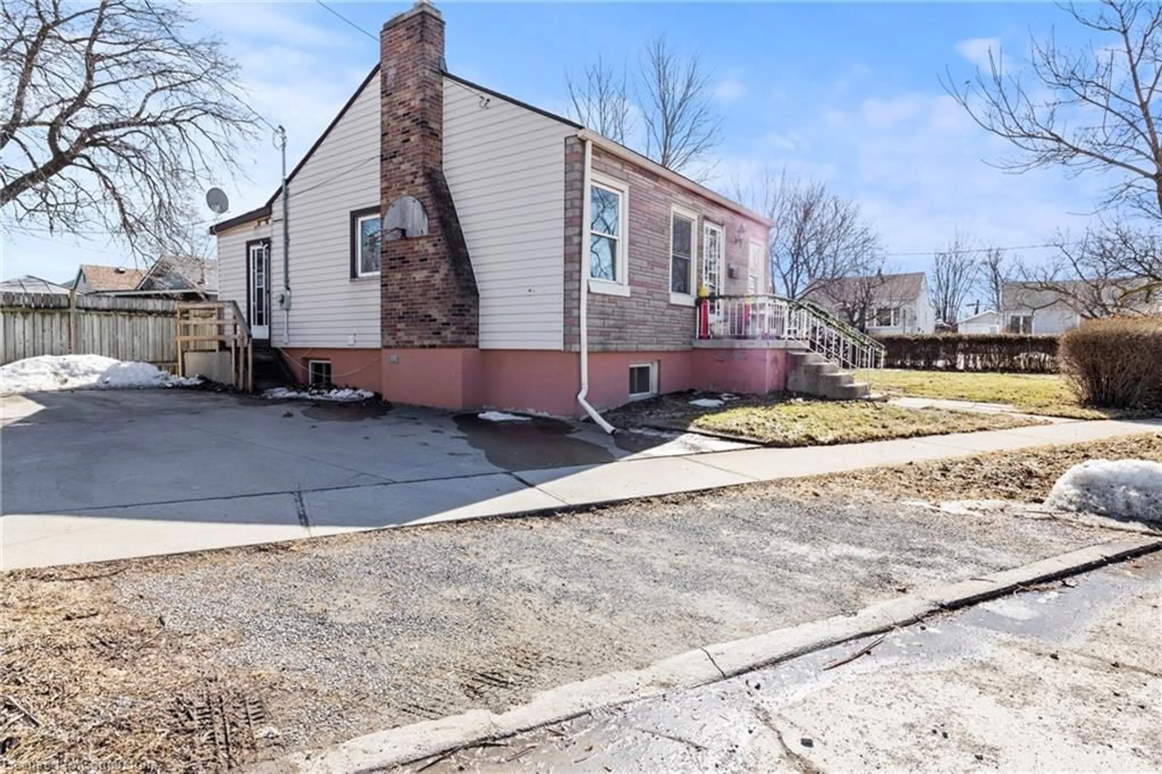 Home with brick exterior material, street for 18 Lancaster Ave, St. Catharines Ontario L2R 2R8