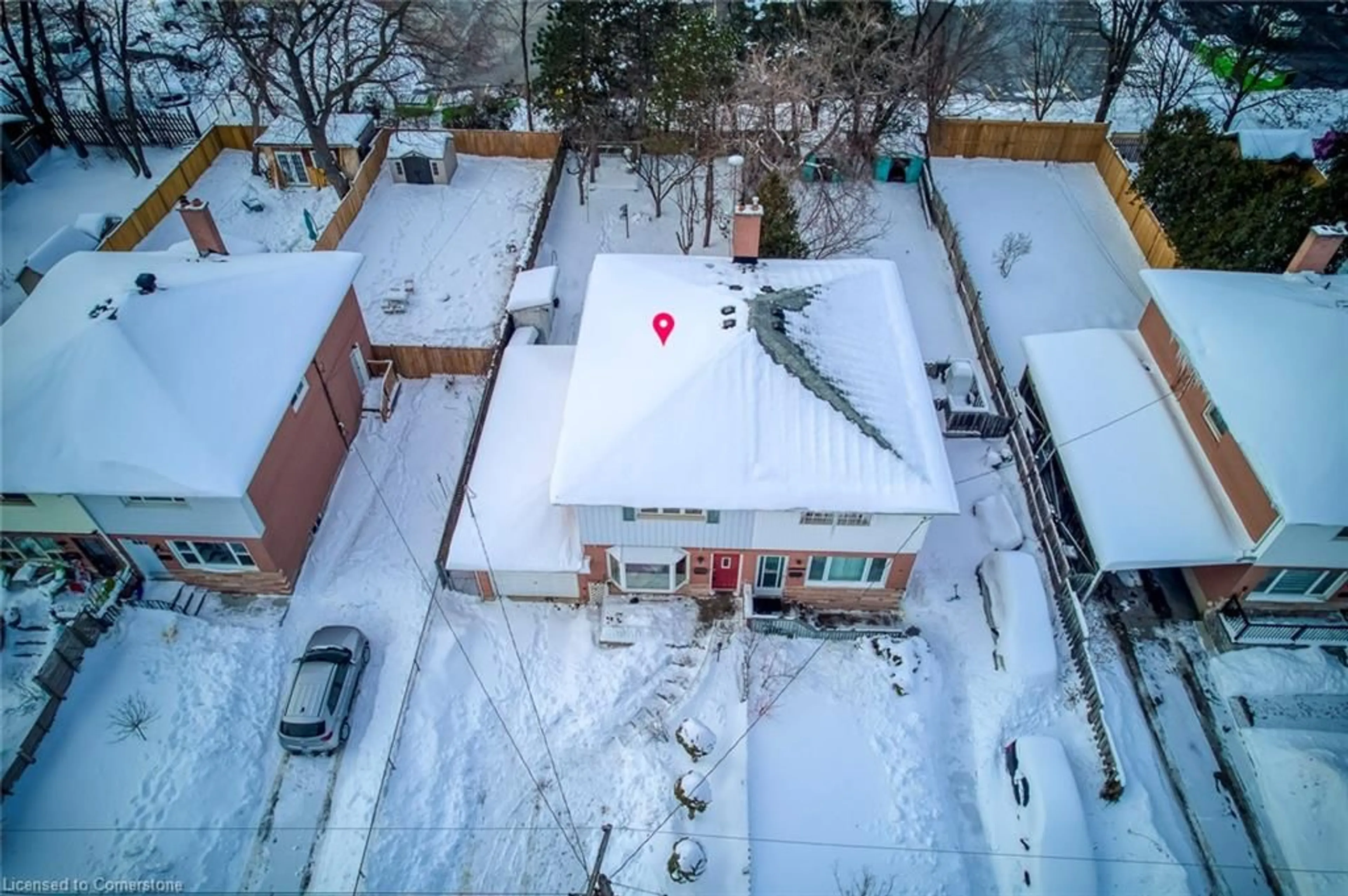 A pic from outside/outdoor area/front of a property/back of a property/a pic from drone, unknown for 2377 Barclay Rd, Burlington Ontario L7R 2B7