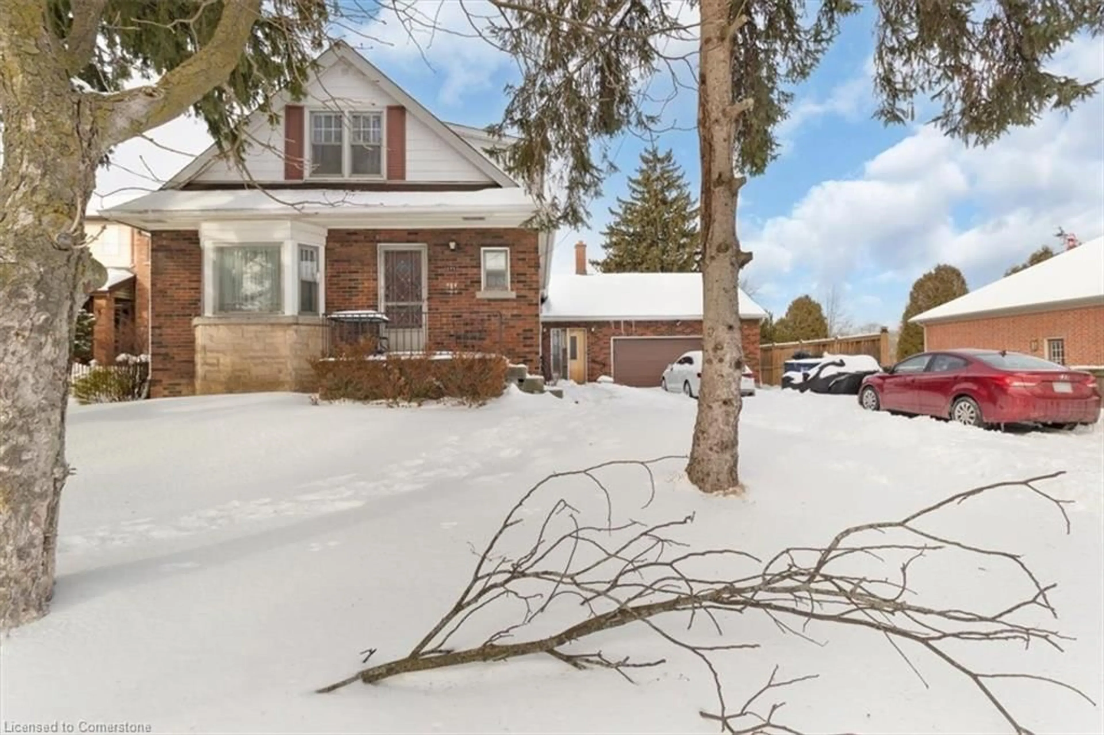 A pic from outside/outdoor area/front of a property/back of a property/a pic from drone, street for 171 Stone Church Rd, Hamilton Ontario L9B 1A8