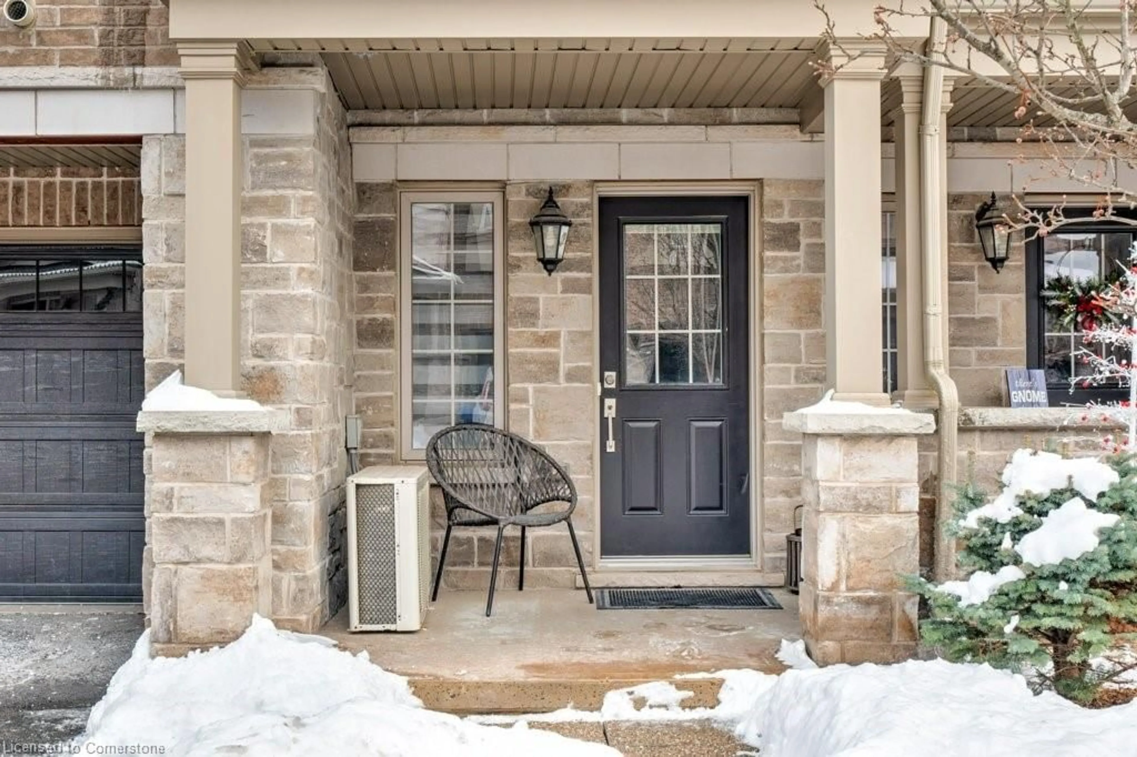 Indoor entryway for 215 Dundas St #25, Waterdown Ontario L8B 0X1