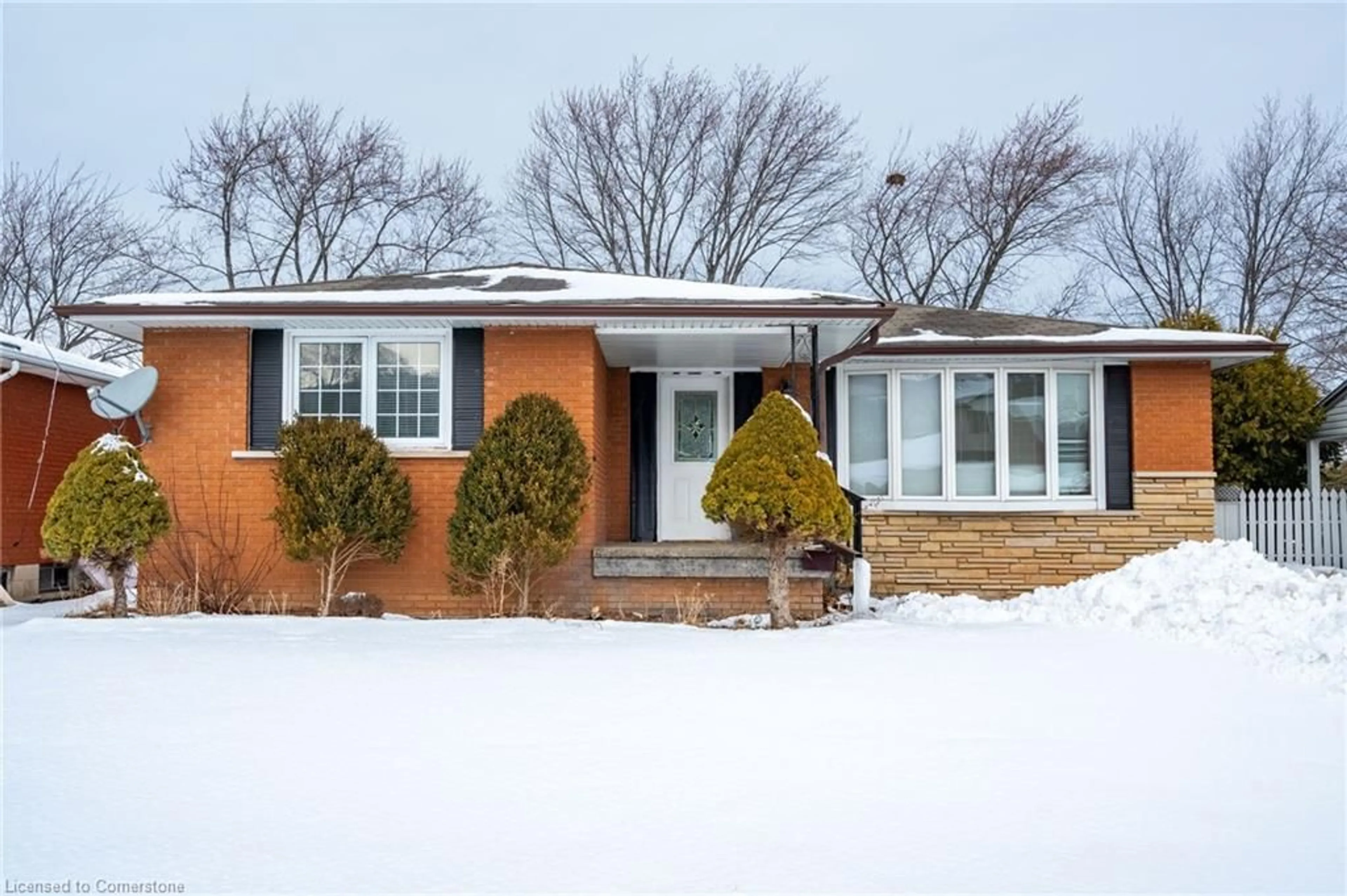 Home with brick exterior material, street for 19 Winthrop Pl, Stoney Creek Ontario L8G 3M3