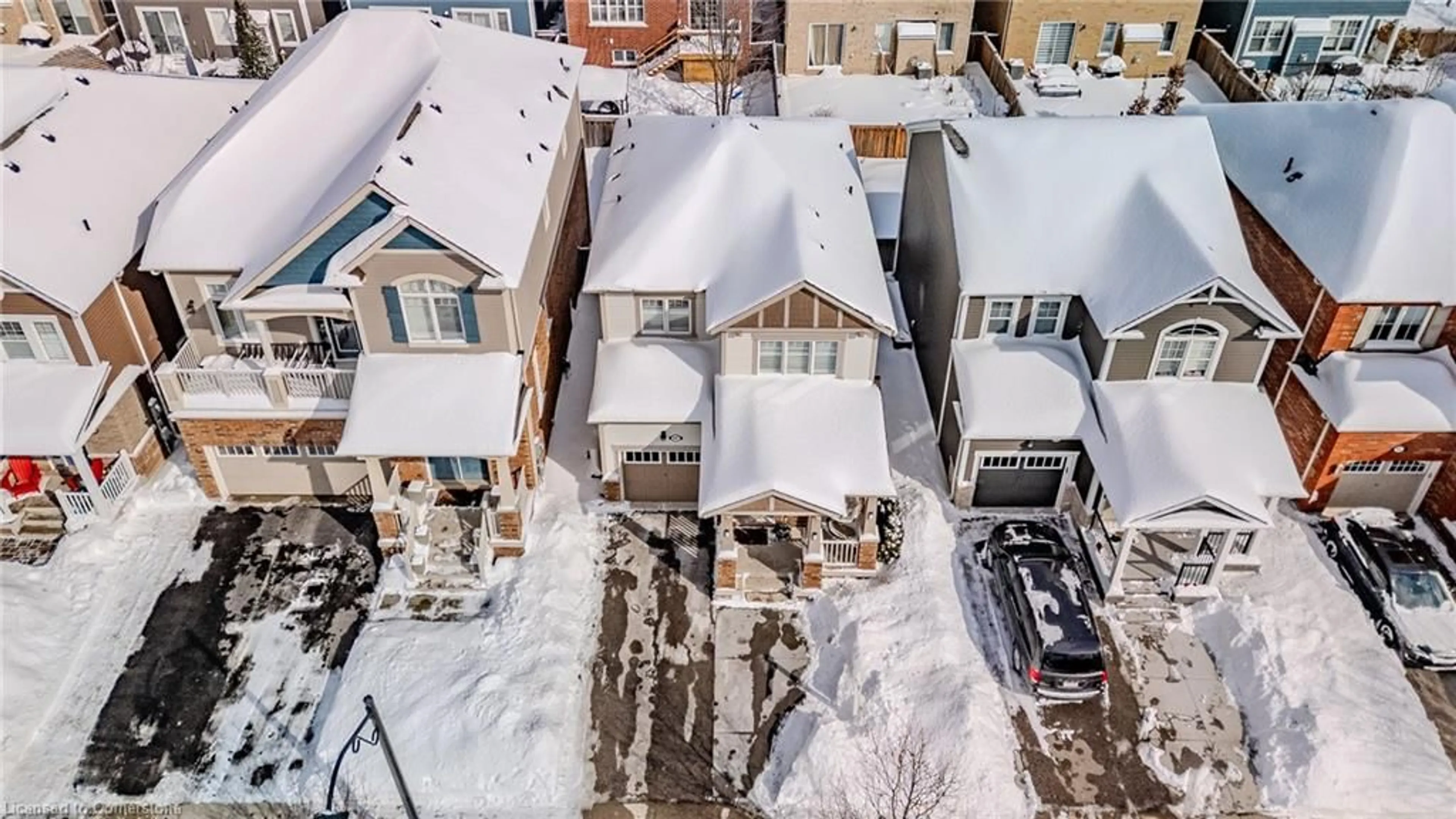 A pic from outside/outdoor area/front of a property/back of a property/a pic from drone, street for 297 Fellowes Cres, Waterdown Ontario L0R 2H3