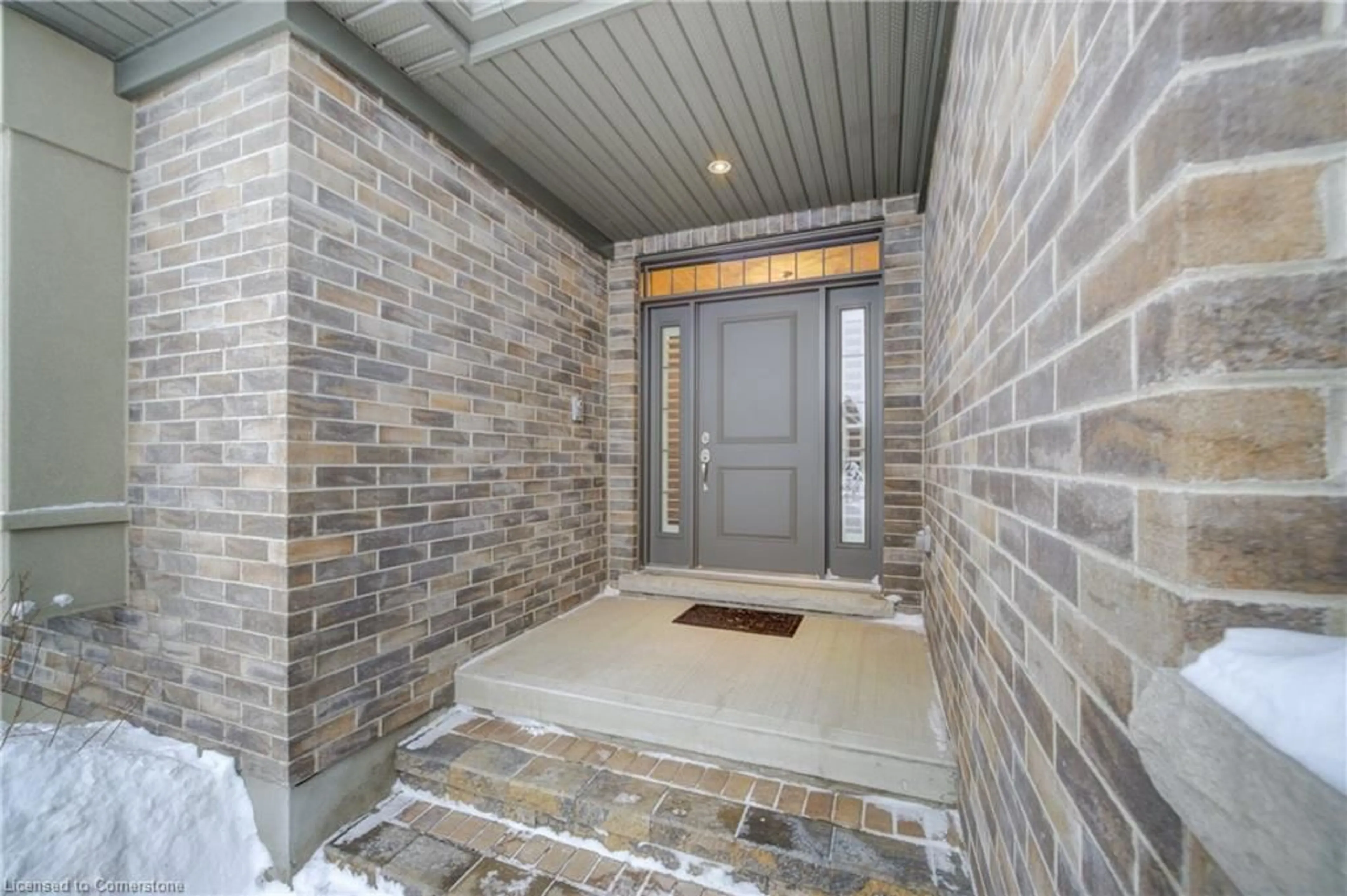 Indoor entryway for 248 Kettle Lake Drive, New Hamburg Ontario N3A 0C2