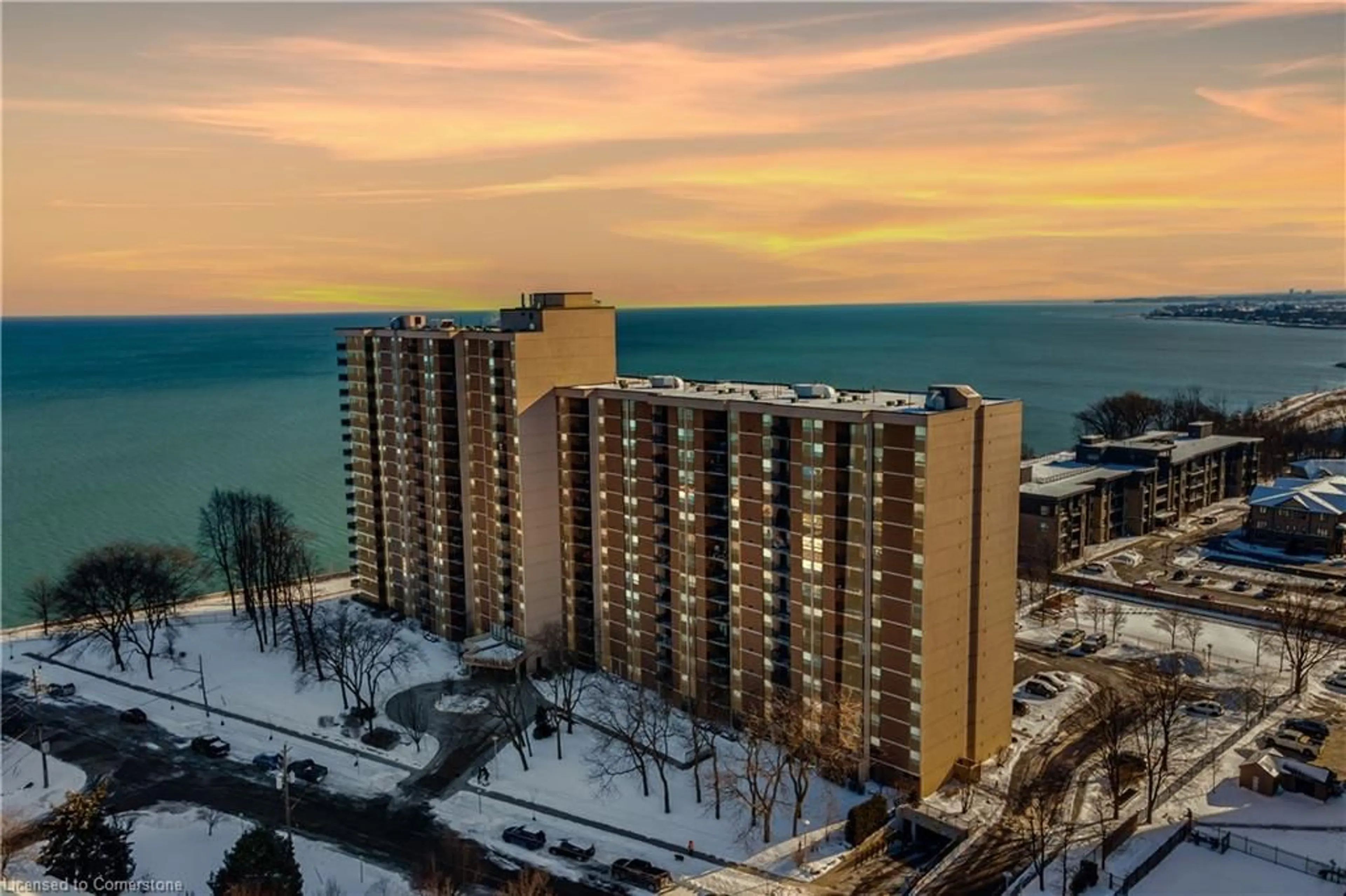 A pic from outside/outdoor area/front of a property/back of a property/a pic from drone, city buildings view from balcony for 500 Green Rd #1206, Stoney Creek Ontario L8E 3M6