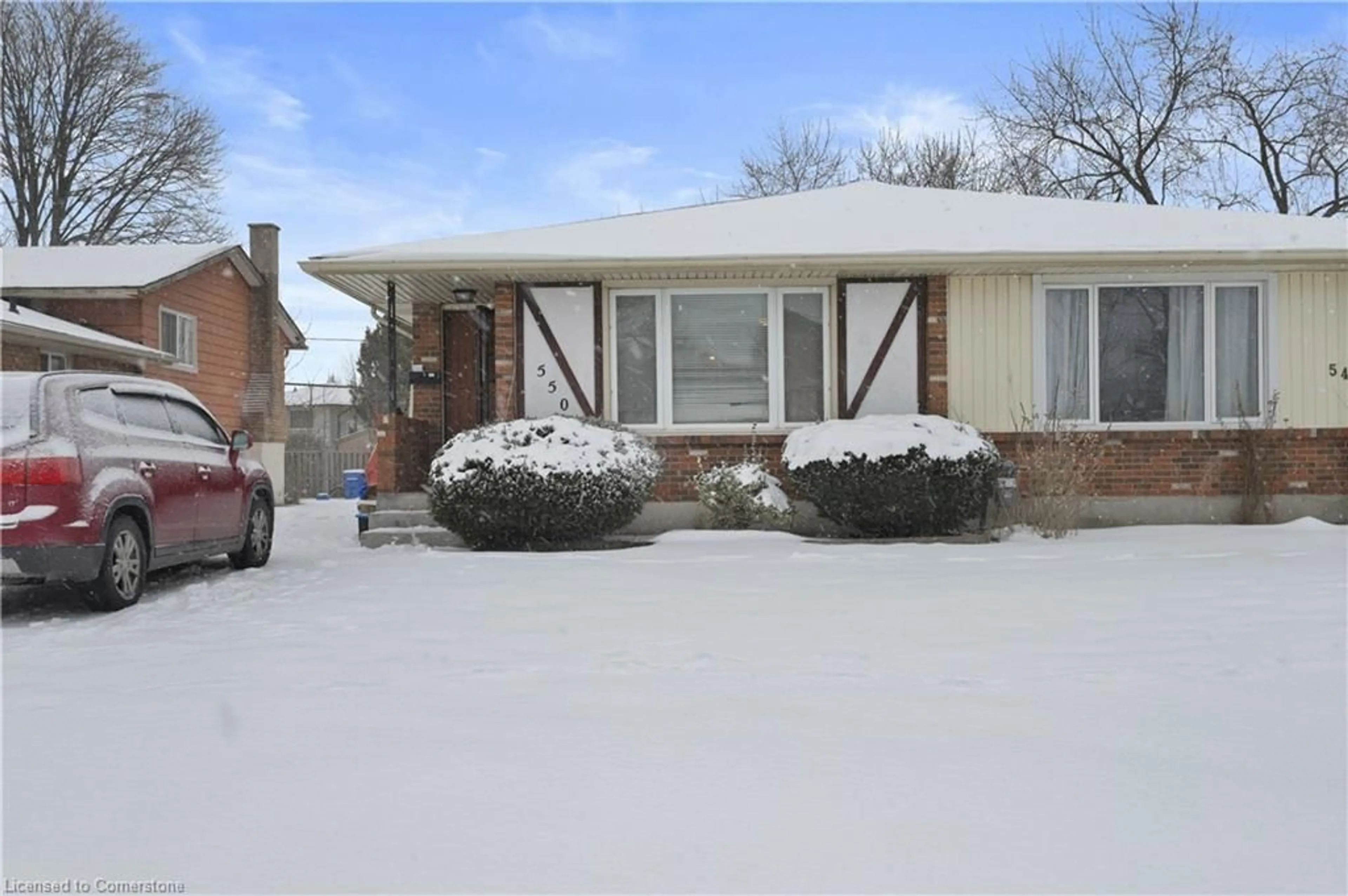 Home with brick exterior material, street for 550 First Ave, Welland Ontario L3C 1Z3