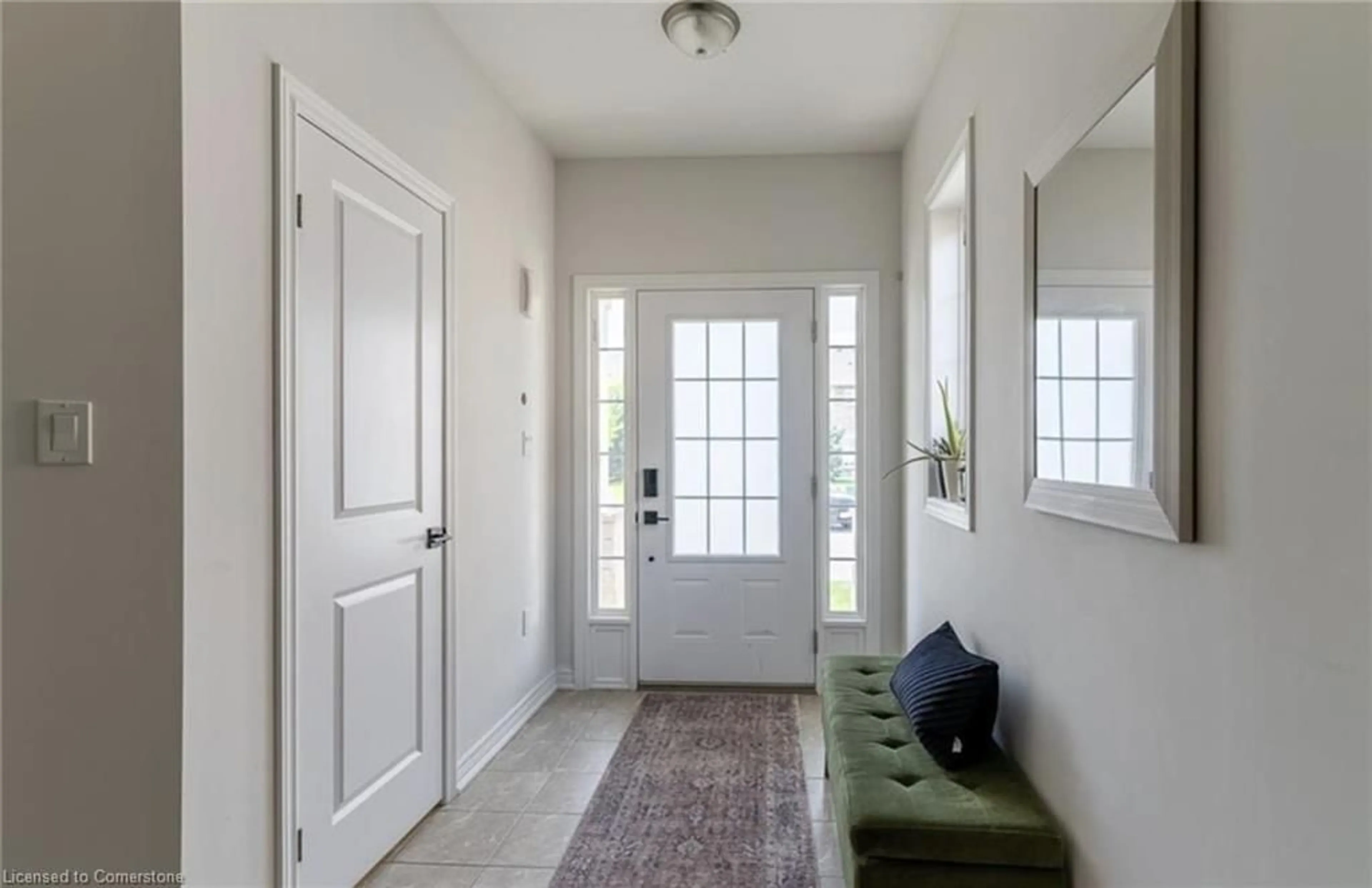 Indoor entryway for 90 Raymond Rd #24, Hamilton Ontario L9K 0J6