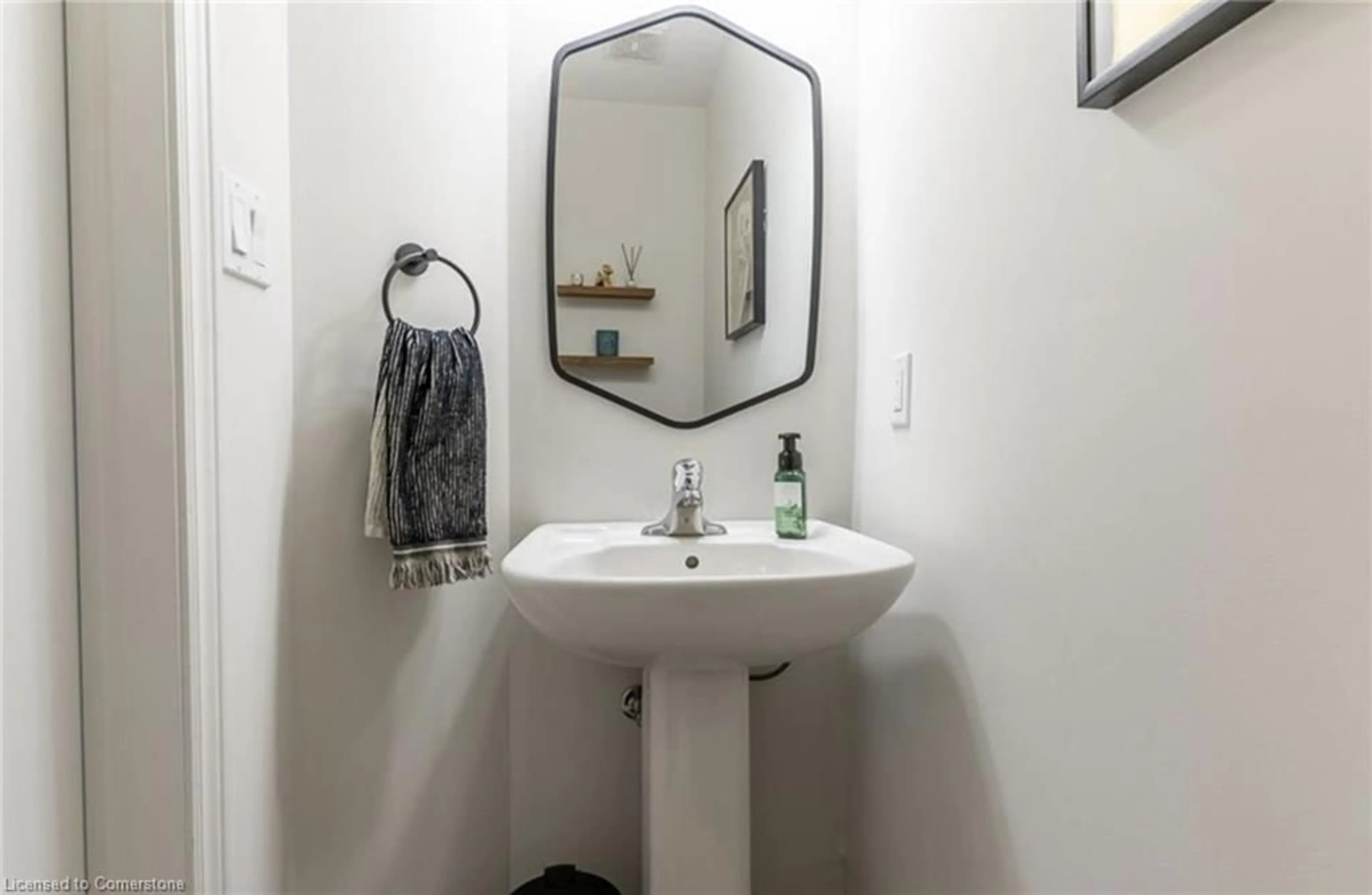 Standard bathroom, unknown for 90 Raymond Rd #24, Hamilton Ontario L9K 0J6