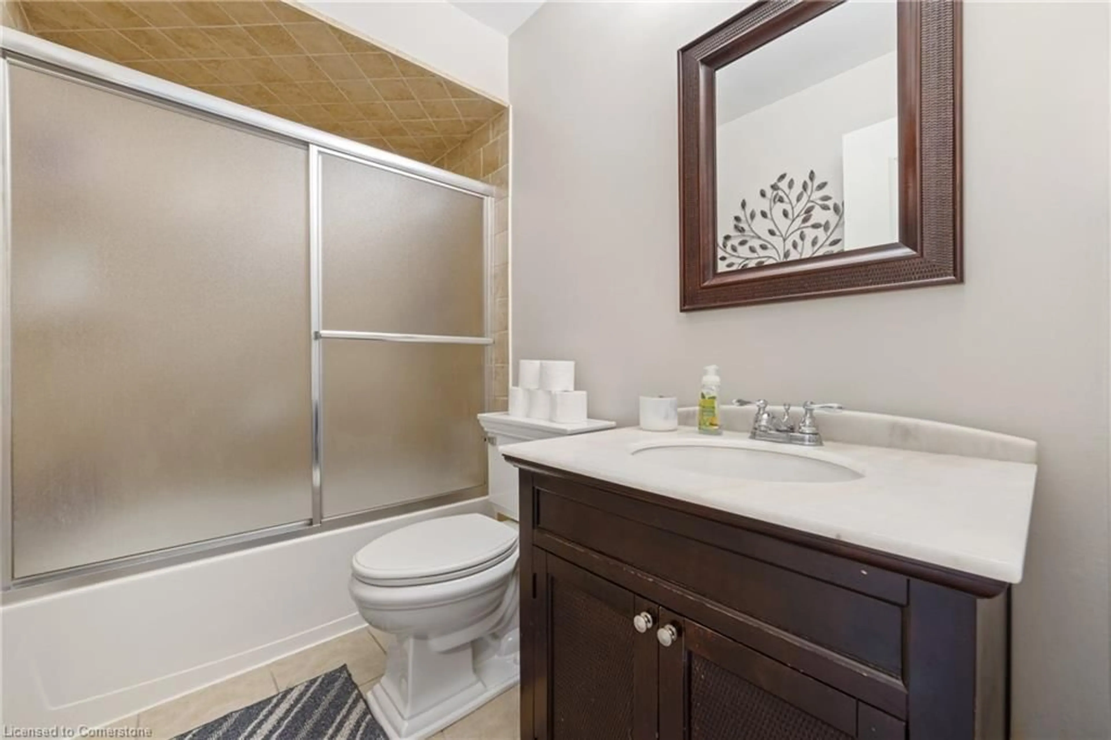 Standard bathroom, ceramic/tile floor for 161 Twin Cres, Hamilton Ontario L9B 0H7