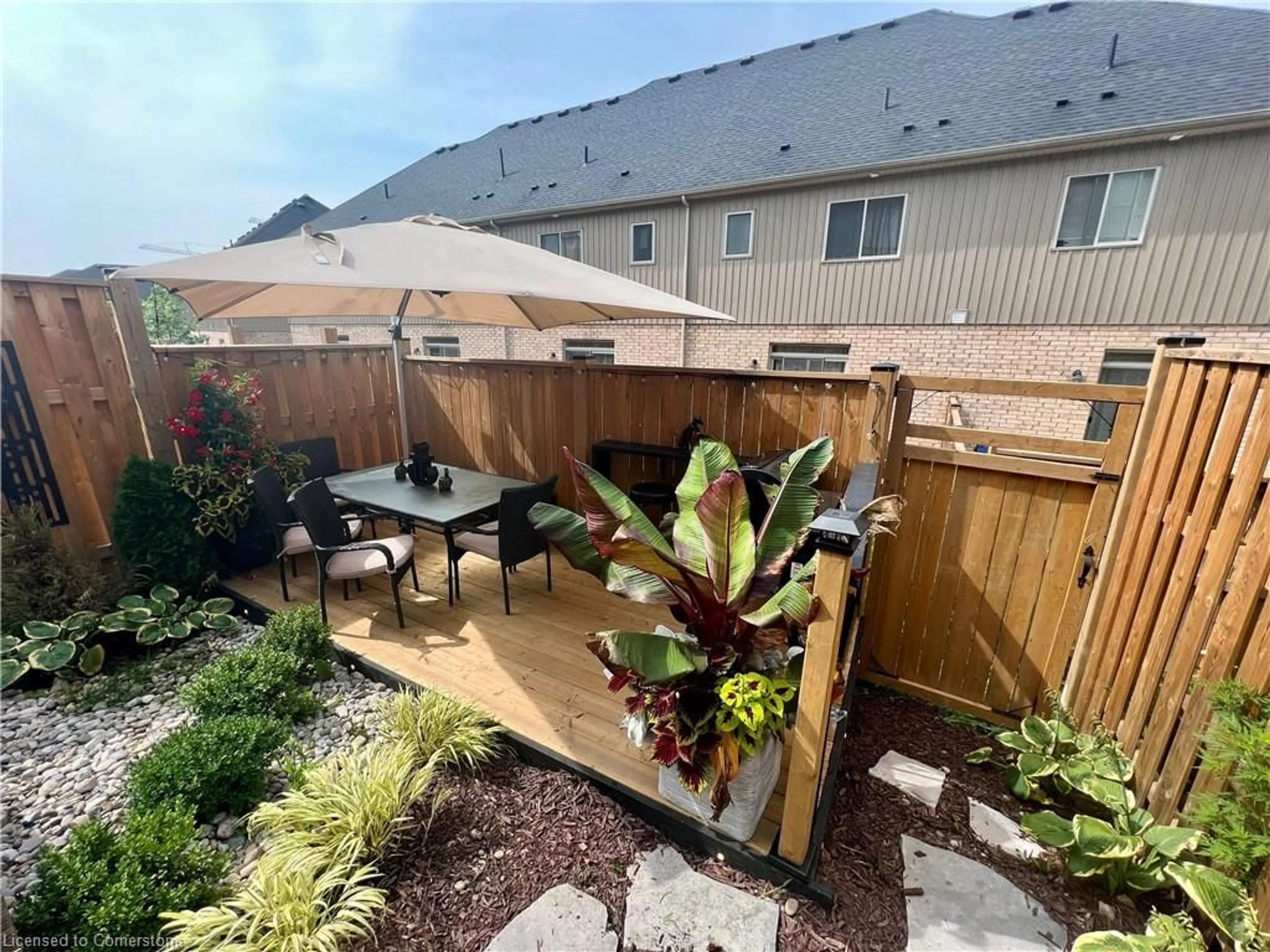 Patio, mountain view for 127 Law Drive Dr, Guelph Ontario N1E 0H5