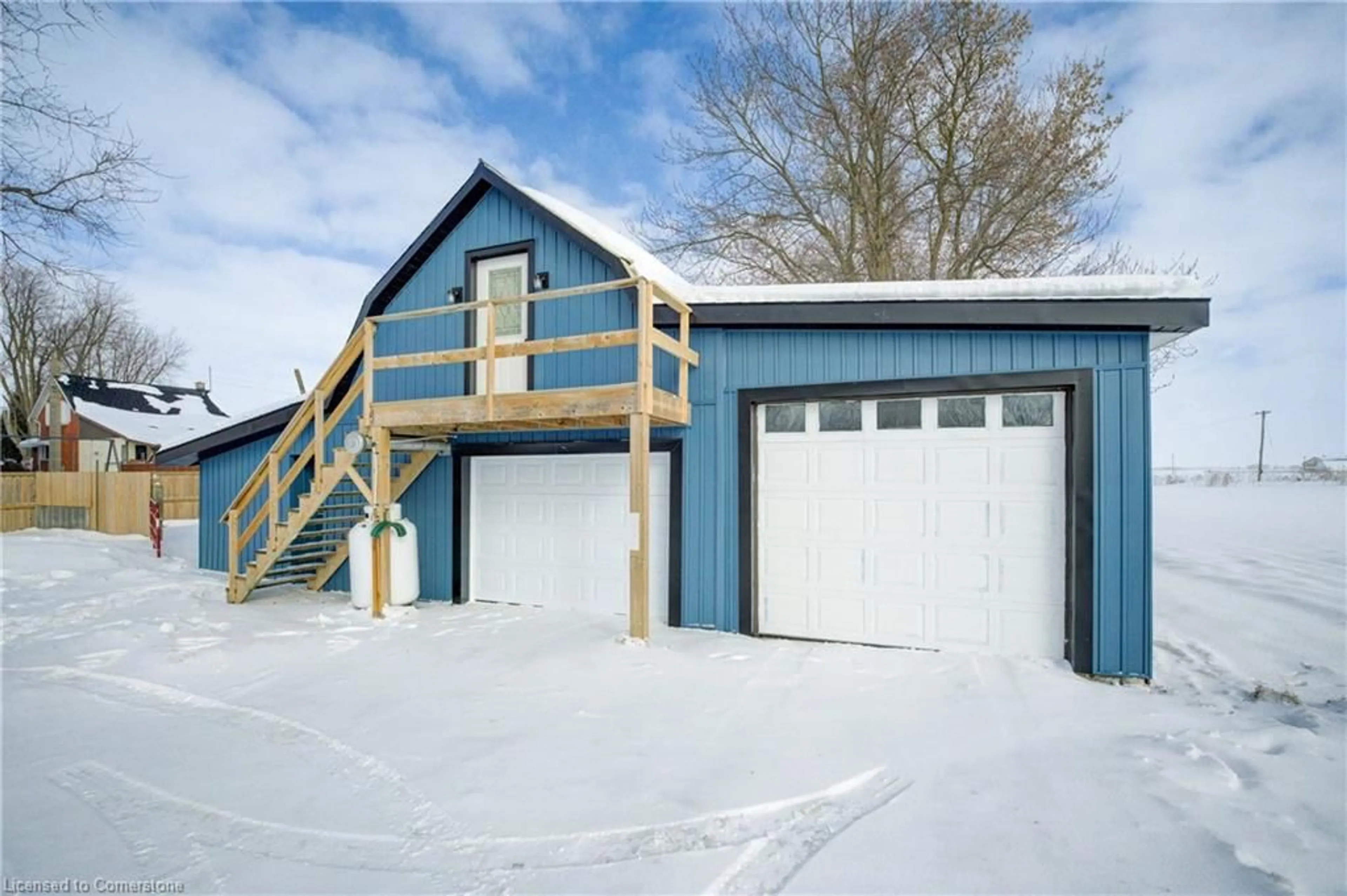 Indoor garage for 170 Market St, Monkton Ontario N0K 1P0