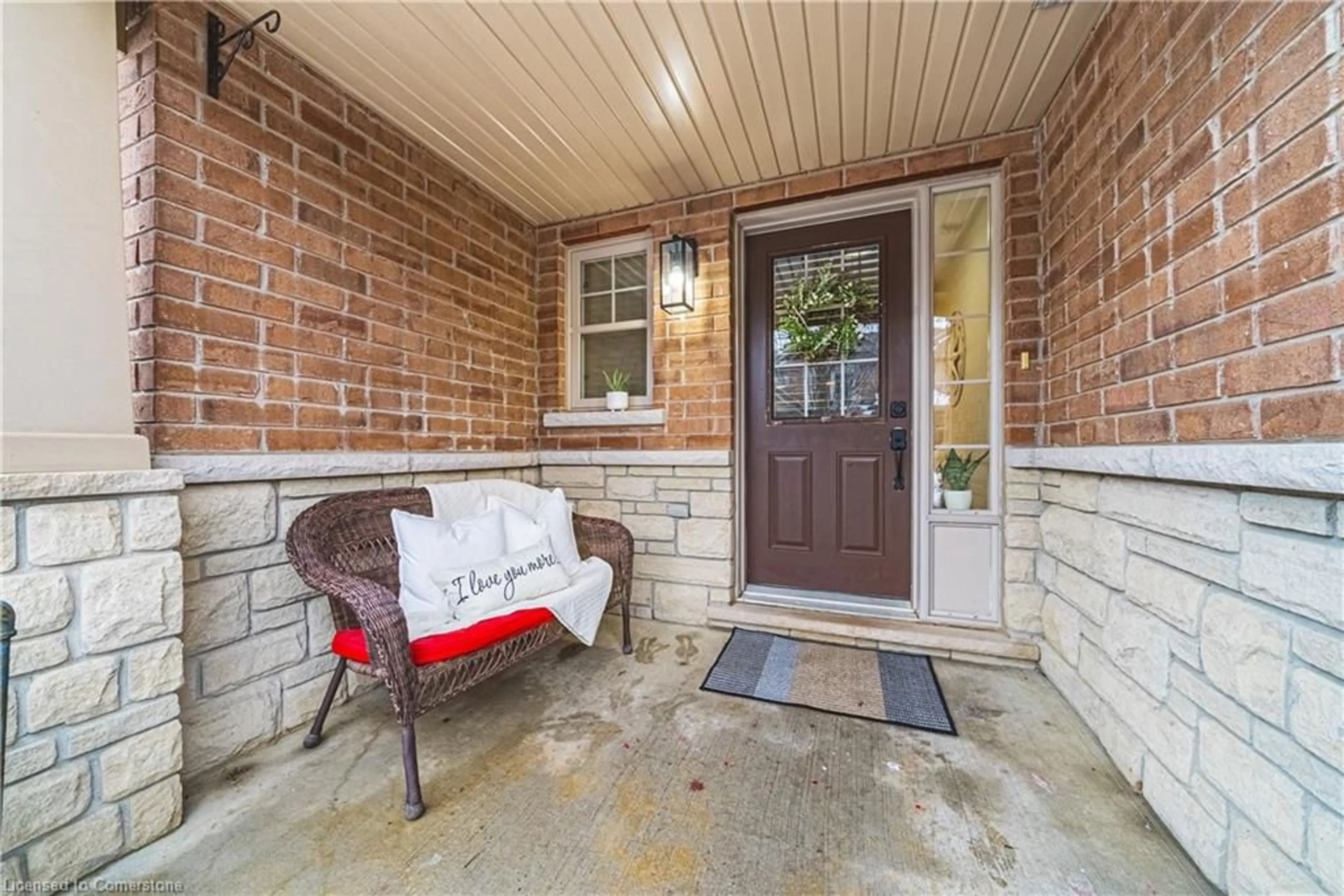 Indoor entryway for 10 Pumpkin Pass #32, Binbrook Ontario L0R 1C0