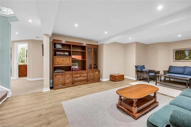 Additional property image - 93 Twentyplace Blvd
