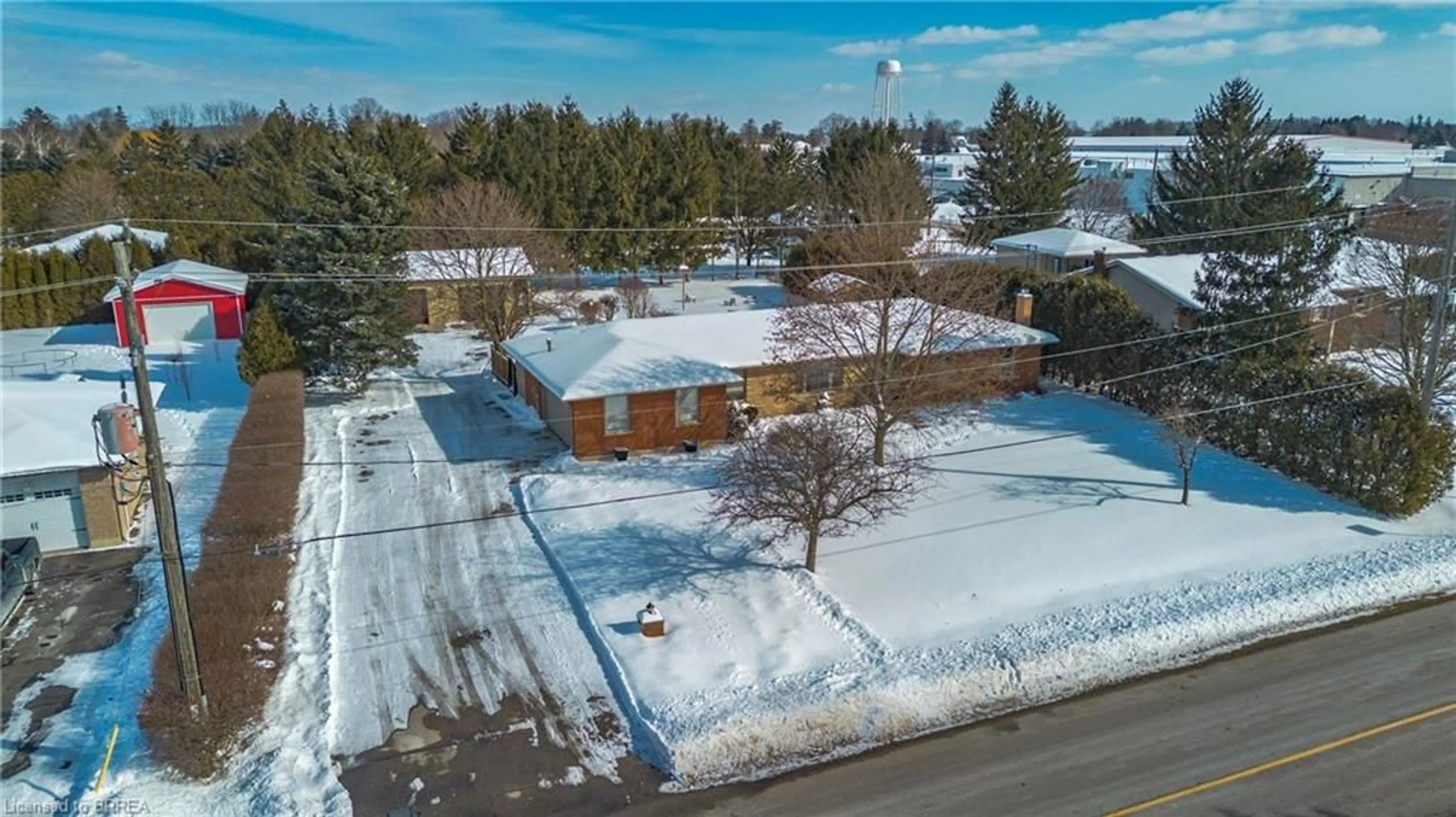 A pic from outside/outdoor area/front of a property/back of a property/a pic from drone, street for 28 Potter Dr, Burford Ontario N0E 1A0