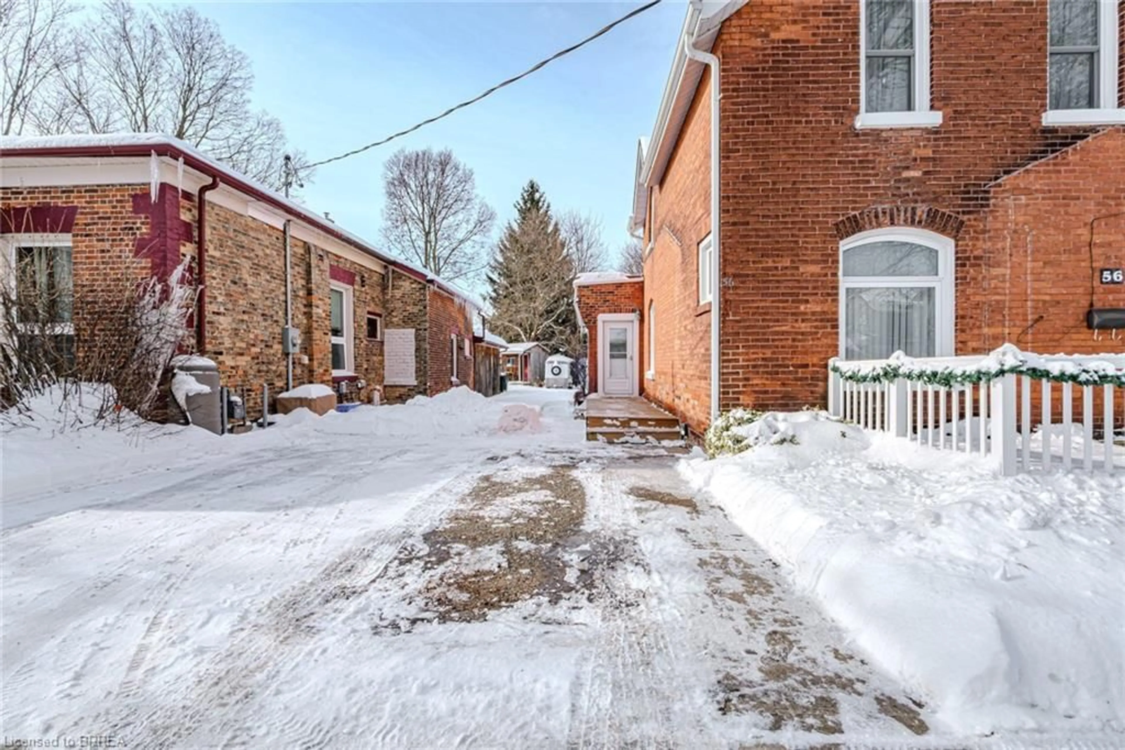 Patio, street for 56 Albion St, Brantford Ontario N3T 3M3