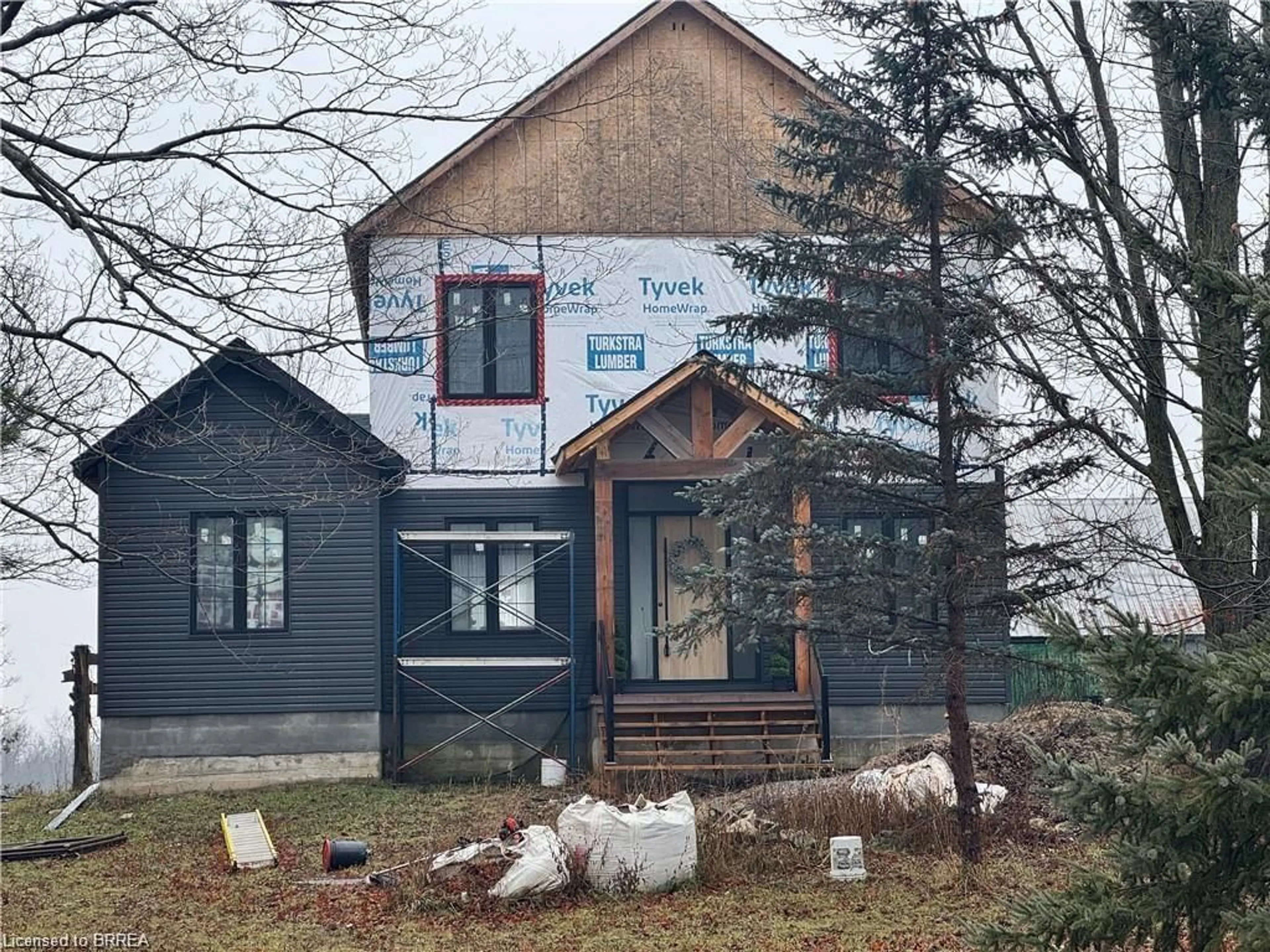 Home with vinyl exterior material, building for 205 Brant Church Rd, Mount Pleasant Ontario N0E 1K0