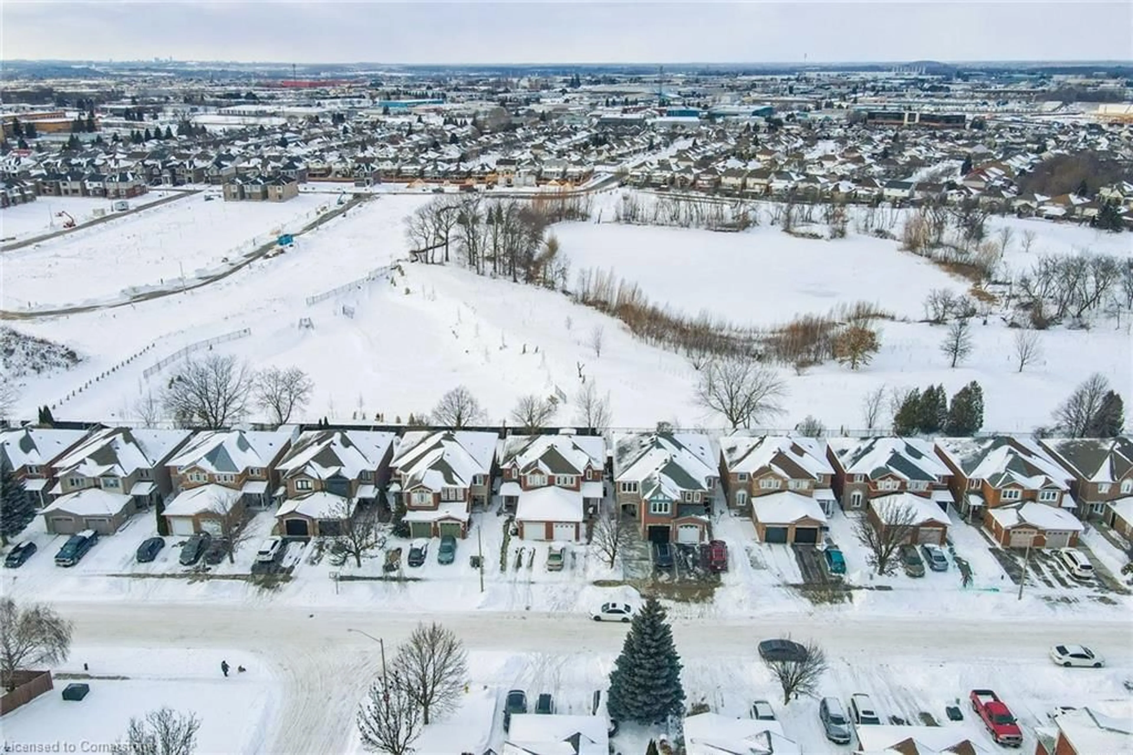 A pic from outside/outdoor area/front of a property/back of a property/a pic from drone, street for 68 Stonecairn Dr, Cambridge Ontario N1T 1W3