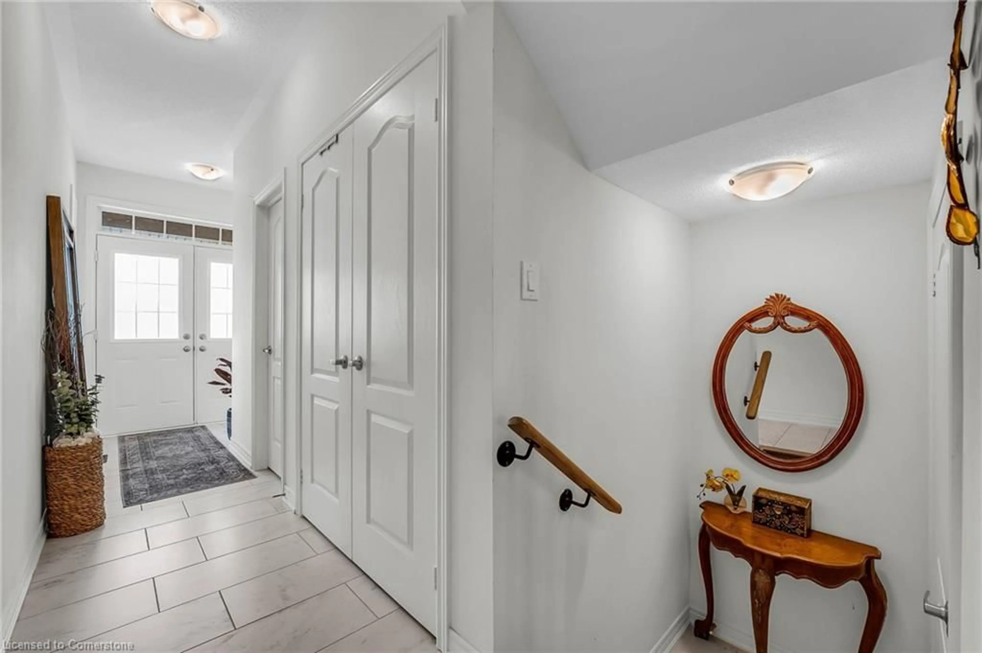 Indoor entryway for 22 Holcomb Terr, Waterdown Ontario L8B 1Z8